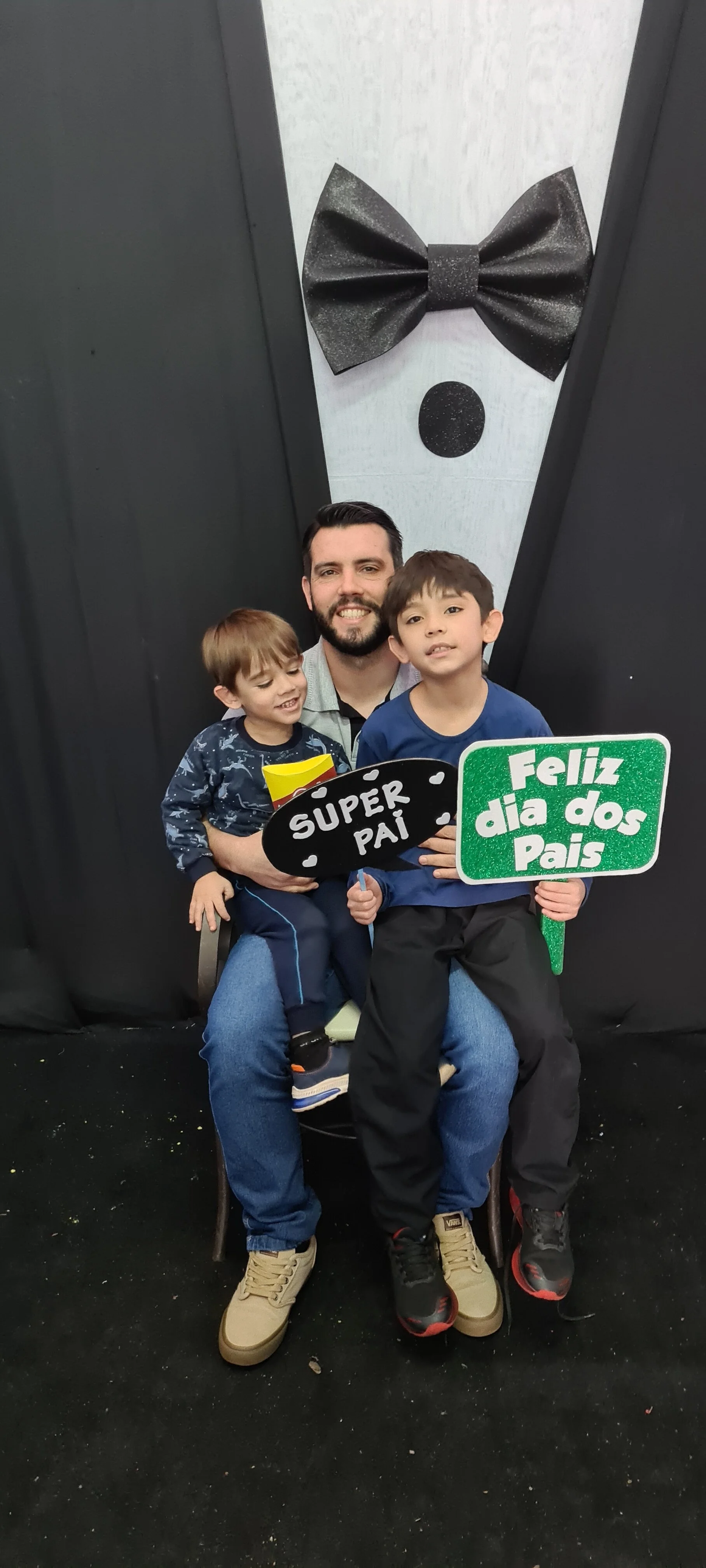 Dia dos Pais 2021- Fotos com os pais na escola.