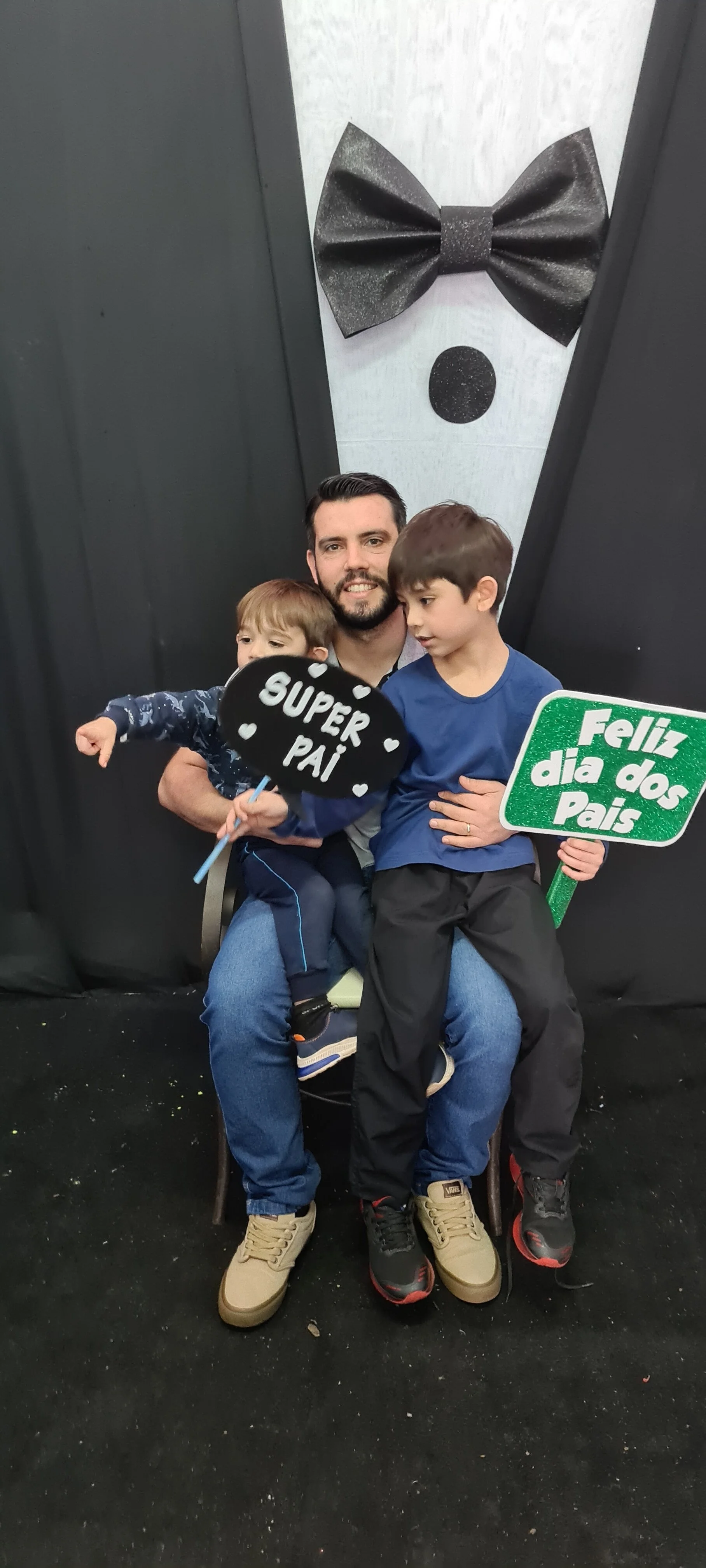 Dia dos Pais 2021- Fotos com os pais na escola.