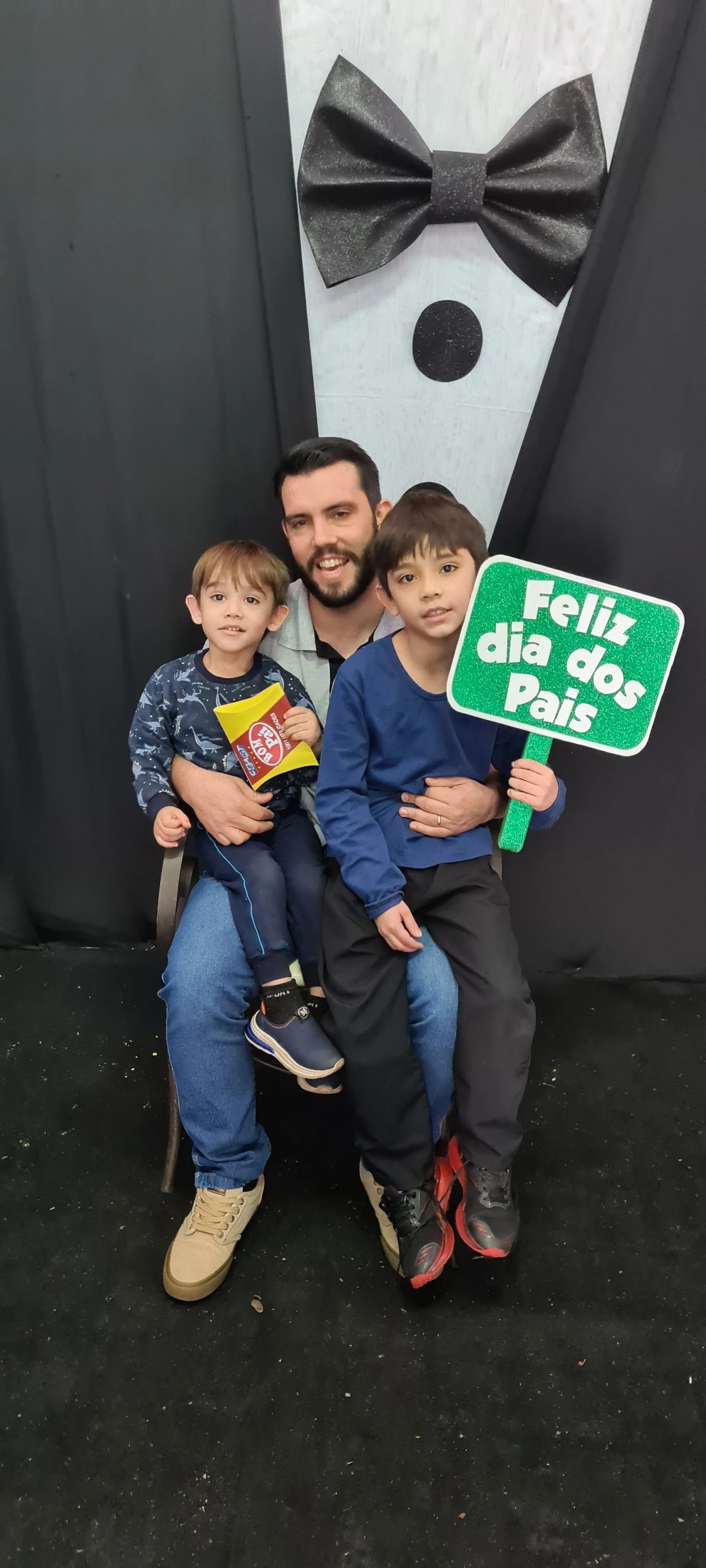 Dia dos Pais 2021- Fotos com os pais na escola.
