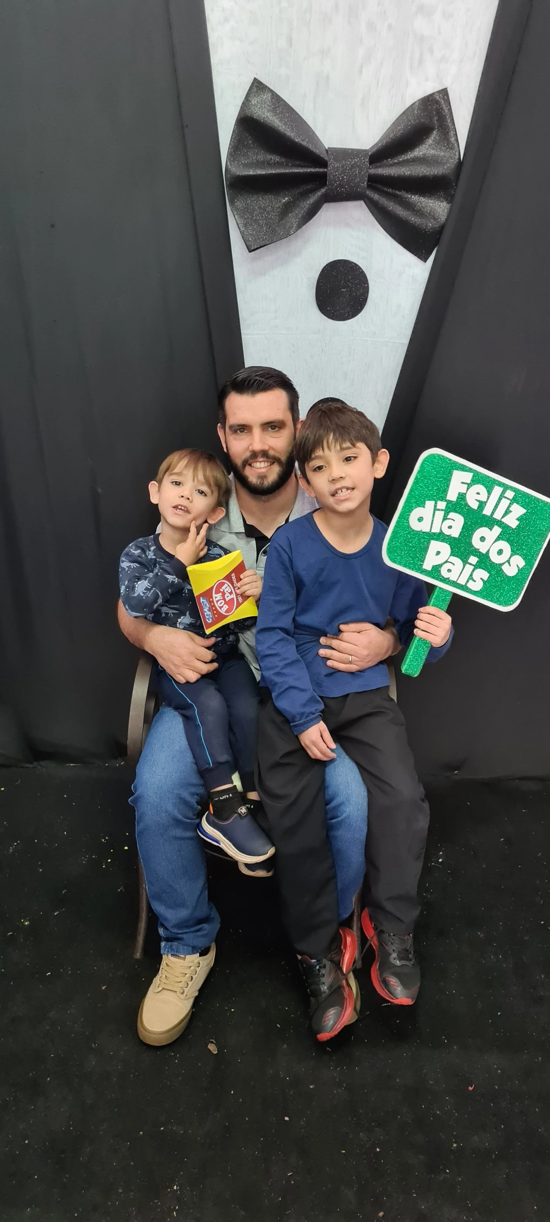 Dia dos Pais 2021- Fotos com os pais na escola.