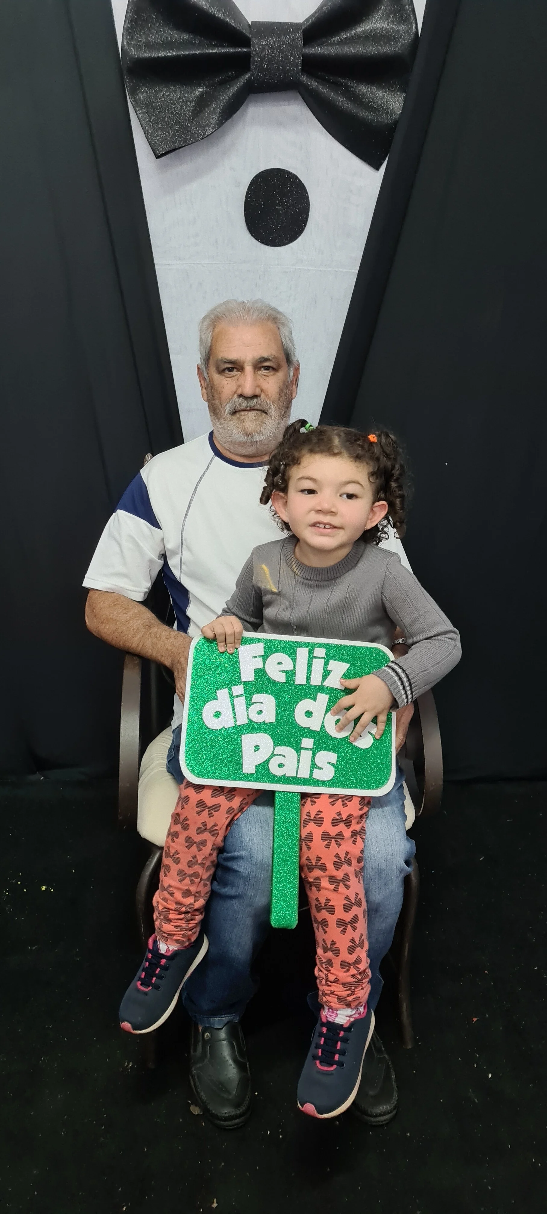 Dia dos Pais 2021- Fotos com os pais na escola.
