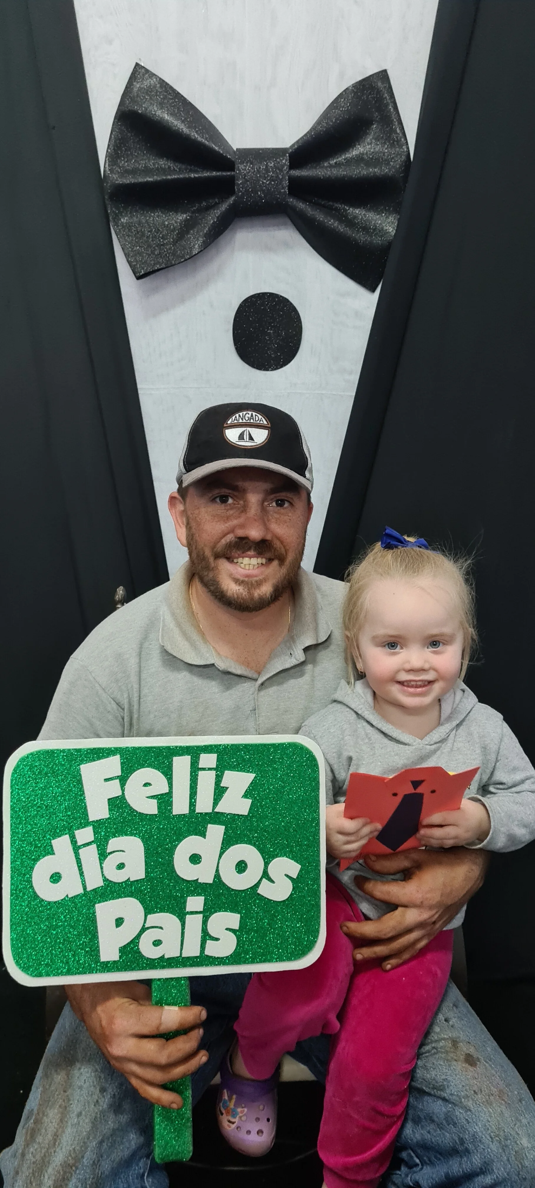 Dia dos Pais 2021- Fotos com os pais na escola.
