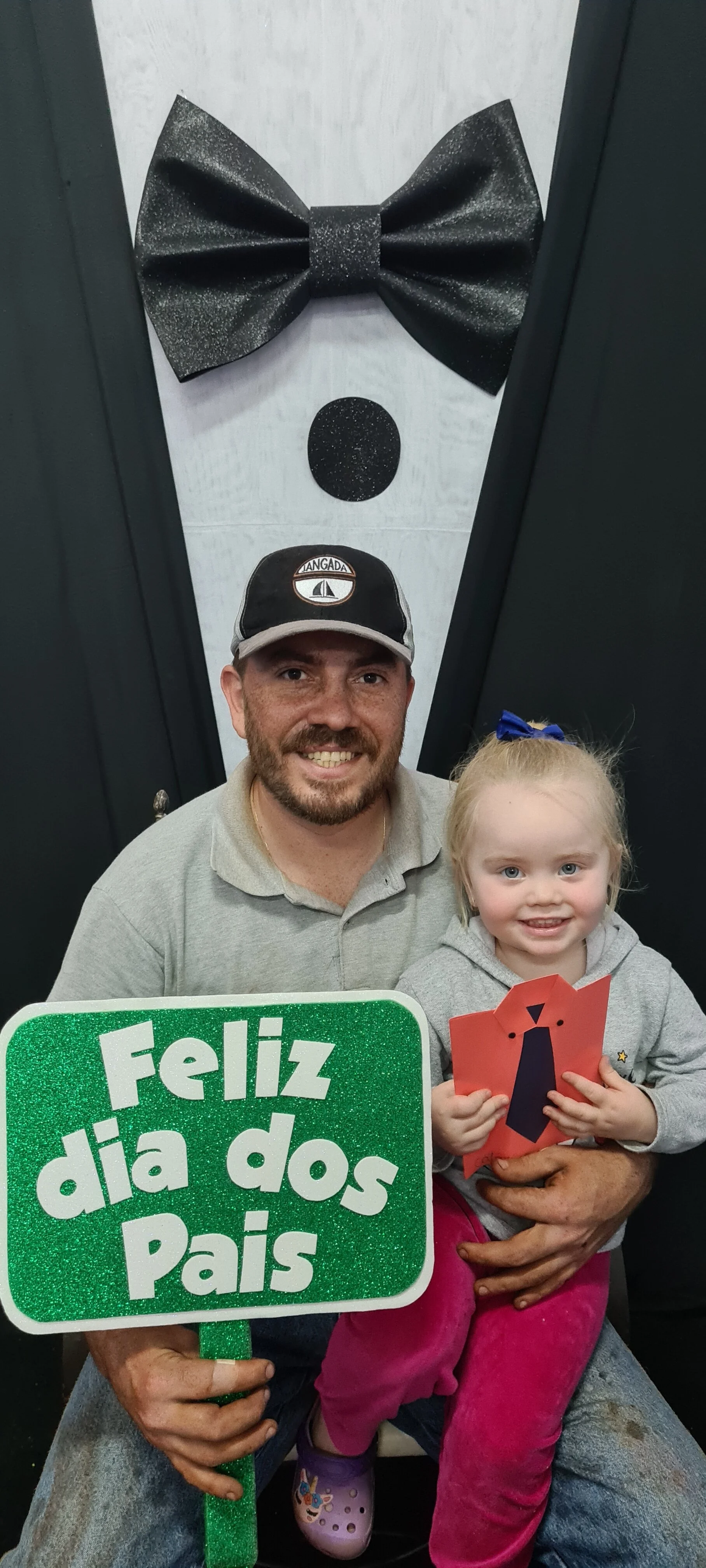 Dia dos Pais 2021- Fotos com os pais na escola.