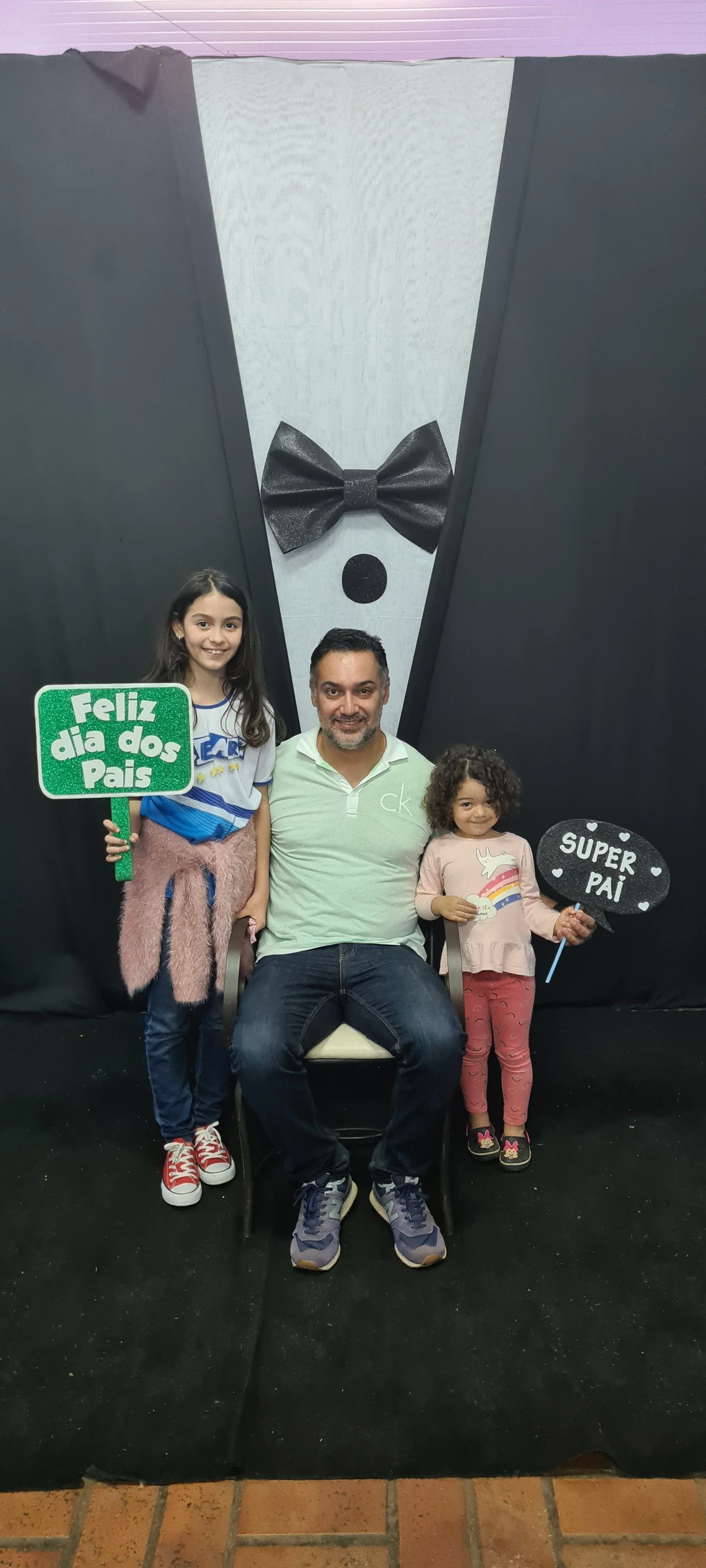 Dia dos Pais 2021- Fotos com os pais na escola.