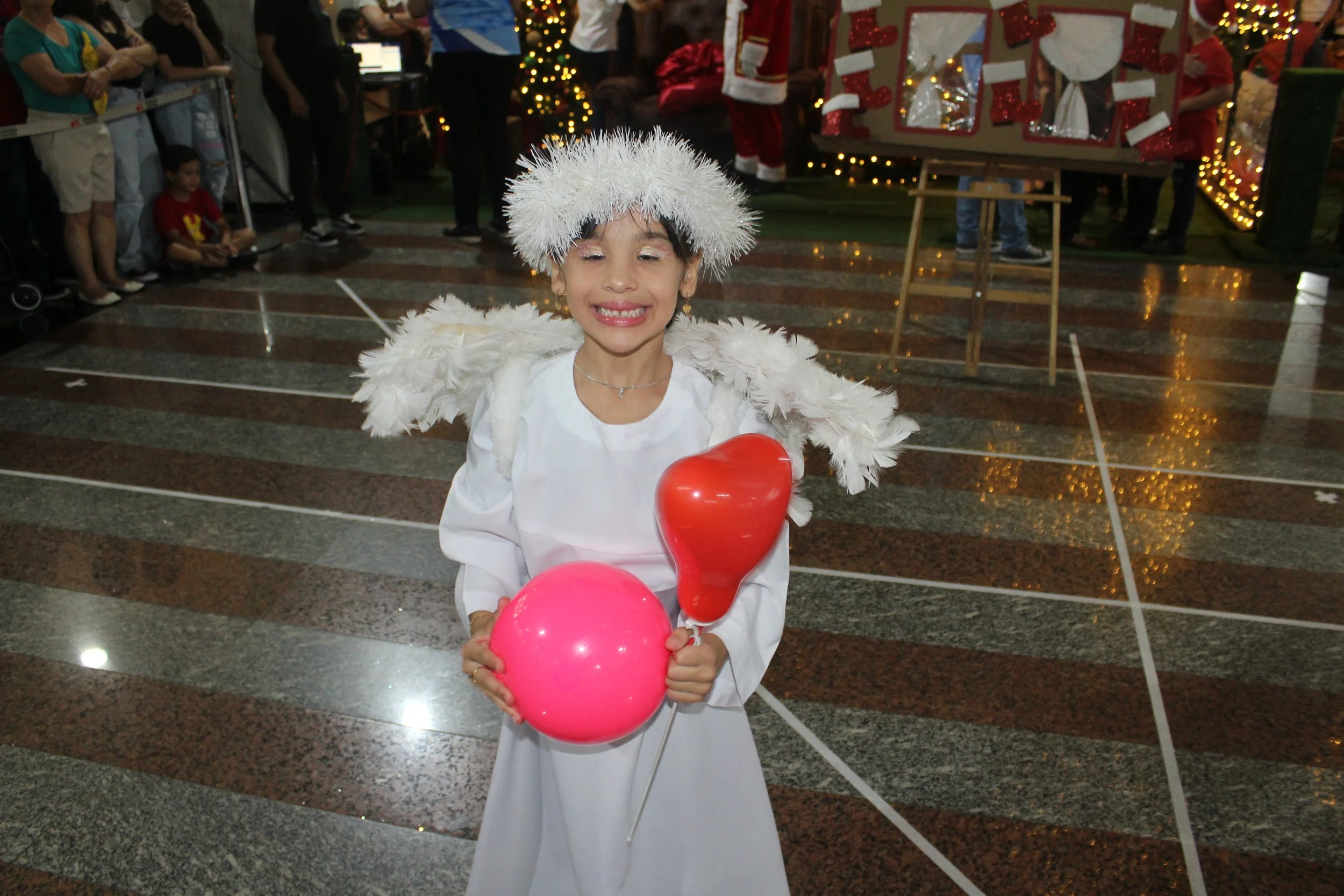 Cantata de Natal realizada no Shopping Avenida Center de Dourados 2022