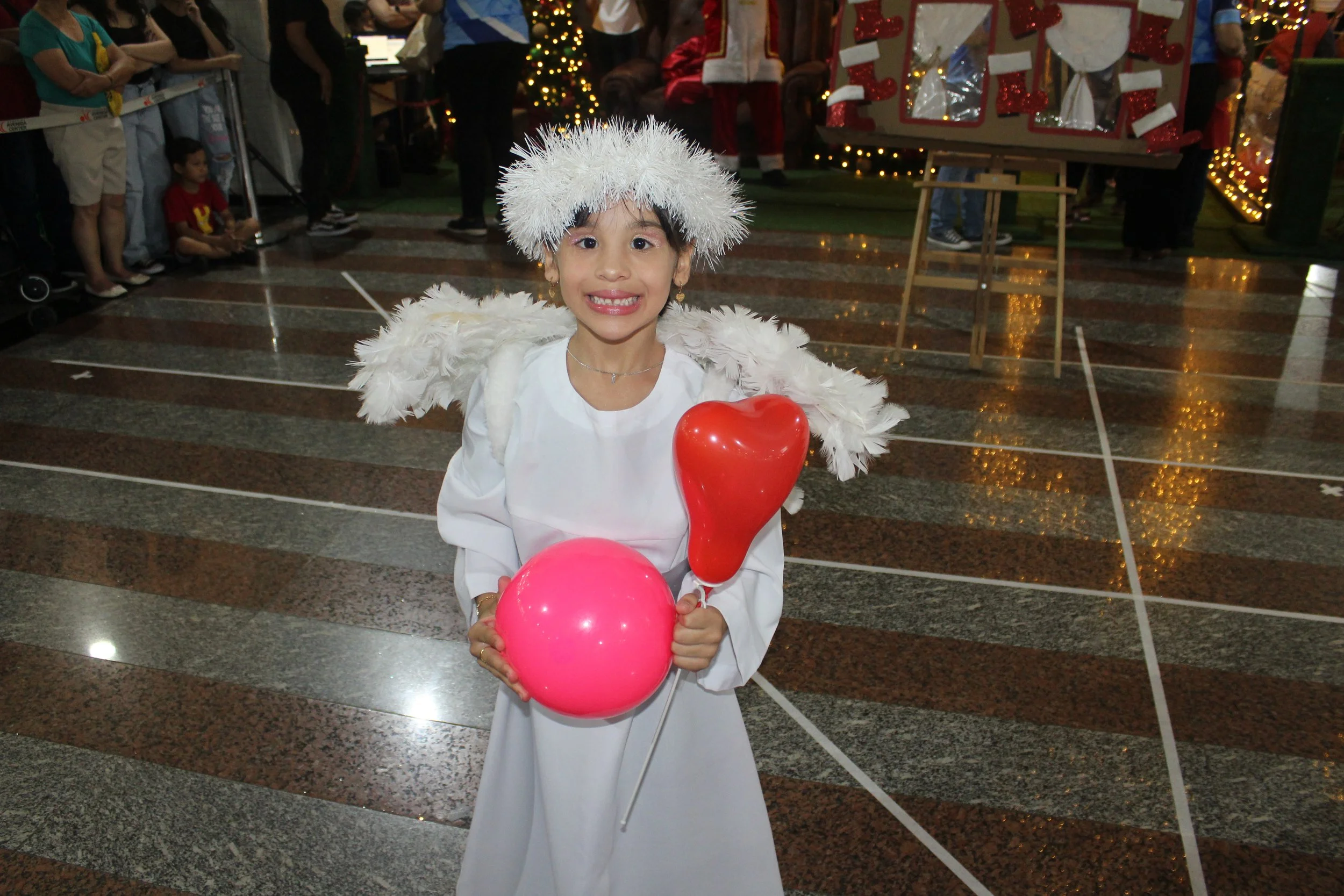 Cantata de Natal realizada no Shopping Avenida Center de Dourados 2022