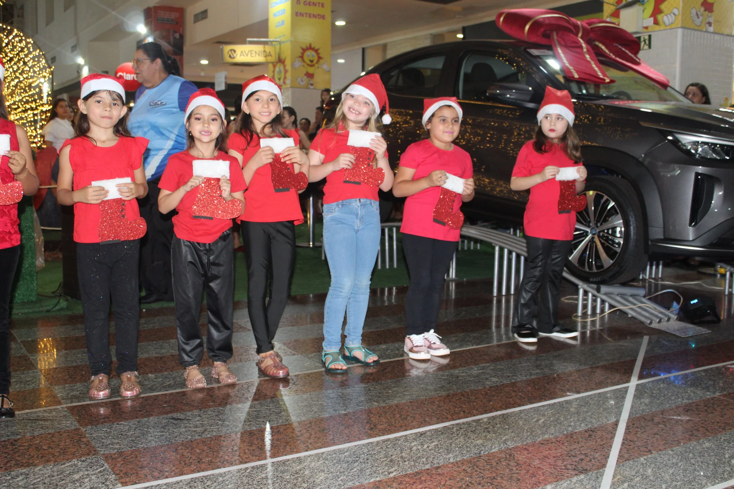 Cantata de Natal realizada no Shopping Avenida Center de Dourados 2022