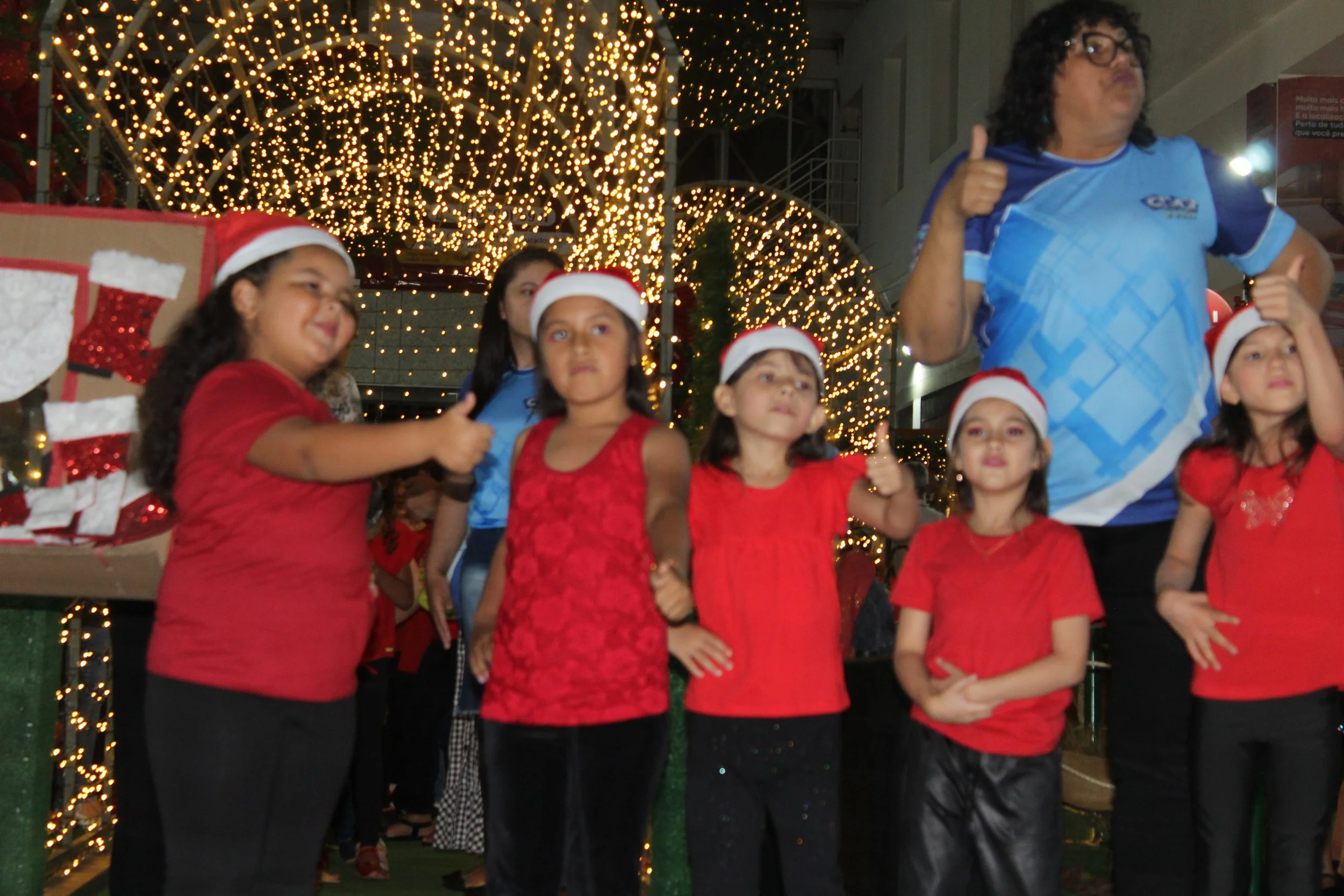 Cantata de Natal realizada no Shopping Avenida Center de Dourados 2022