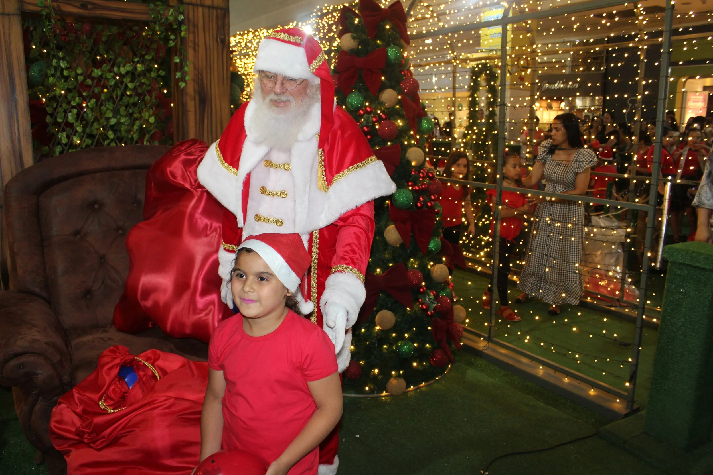 Cantata de Natal realizada no Shopping Avenida Center de Dourados 2022