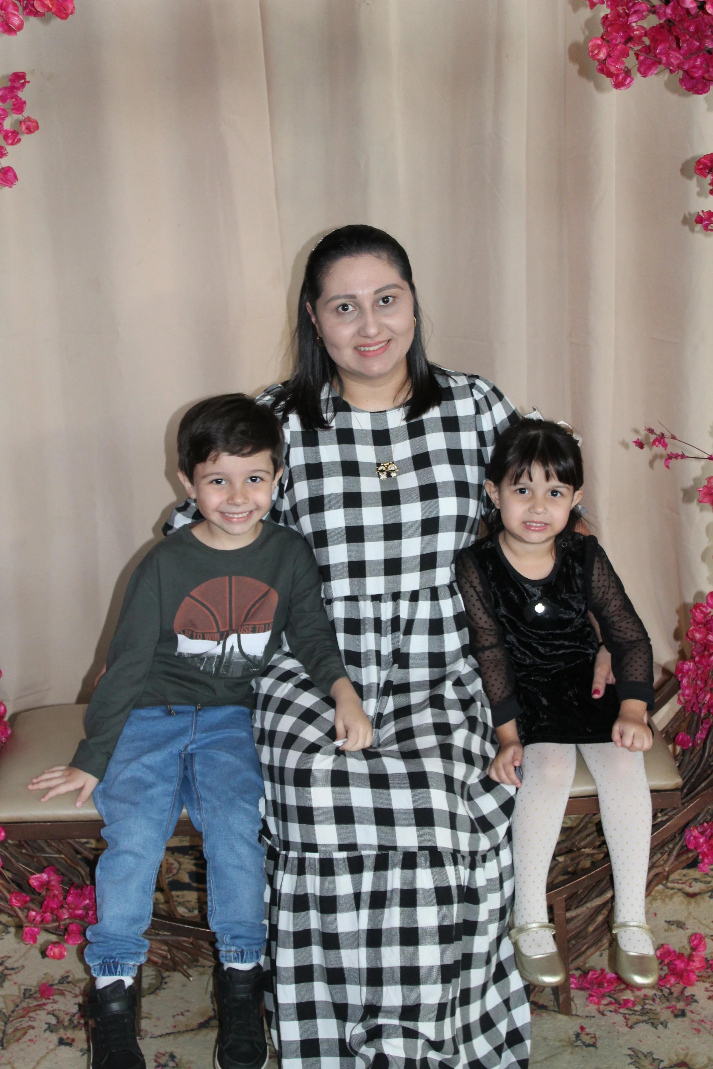 Dia das mães- O que é ser mãe? Fotos da Festa do dia das Mães 2023
