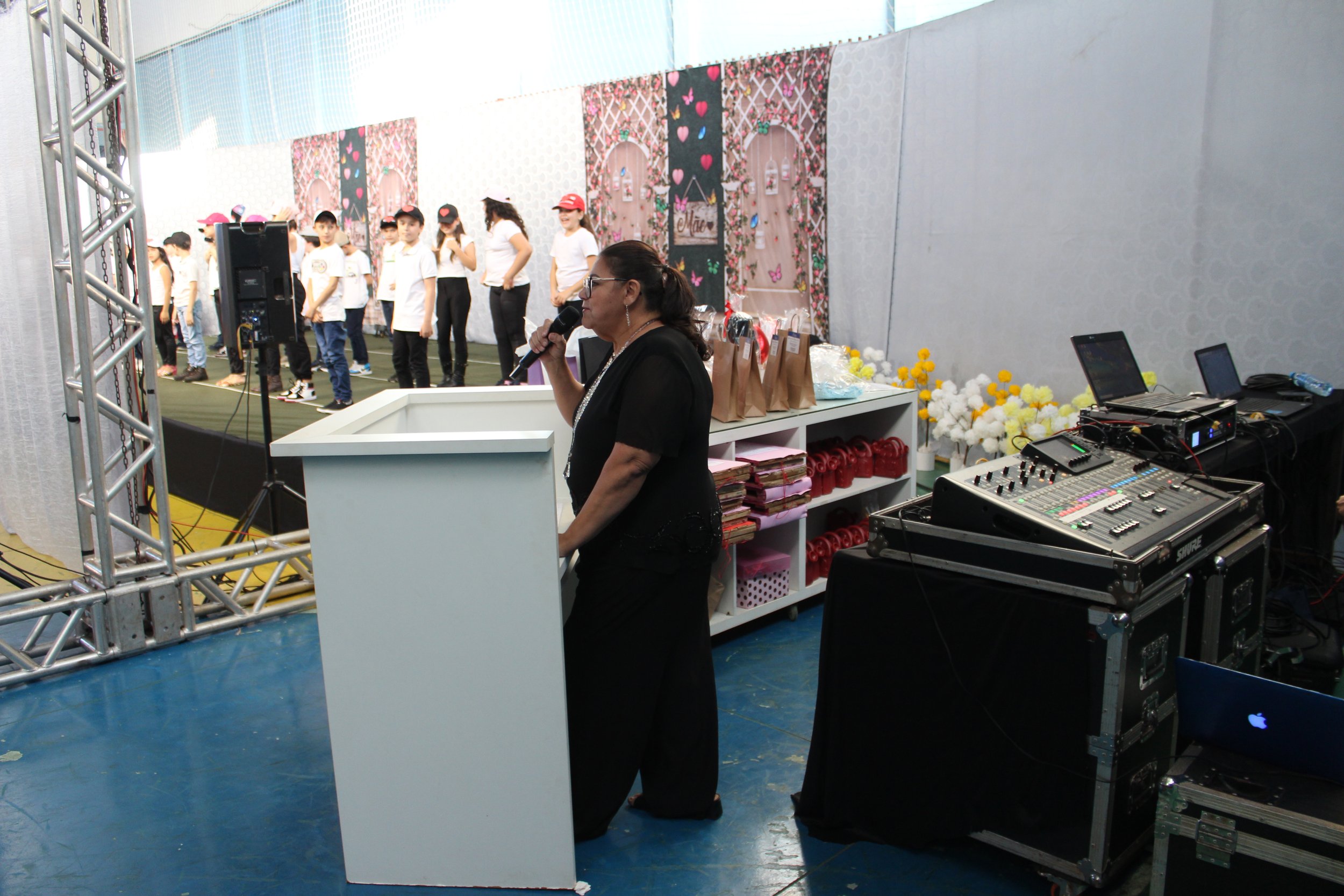 Dia das mães- O que é ser mãe? Fotos da Festa do dia das Mães 2023
