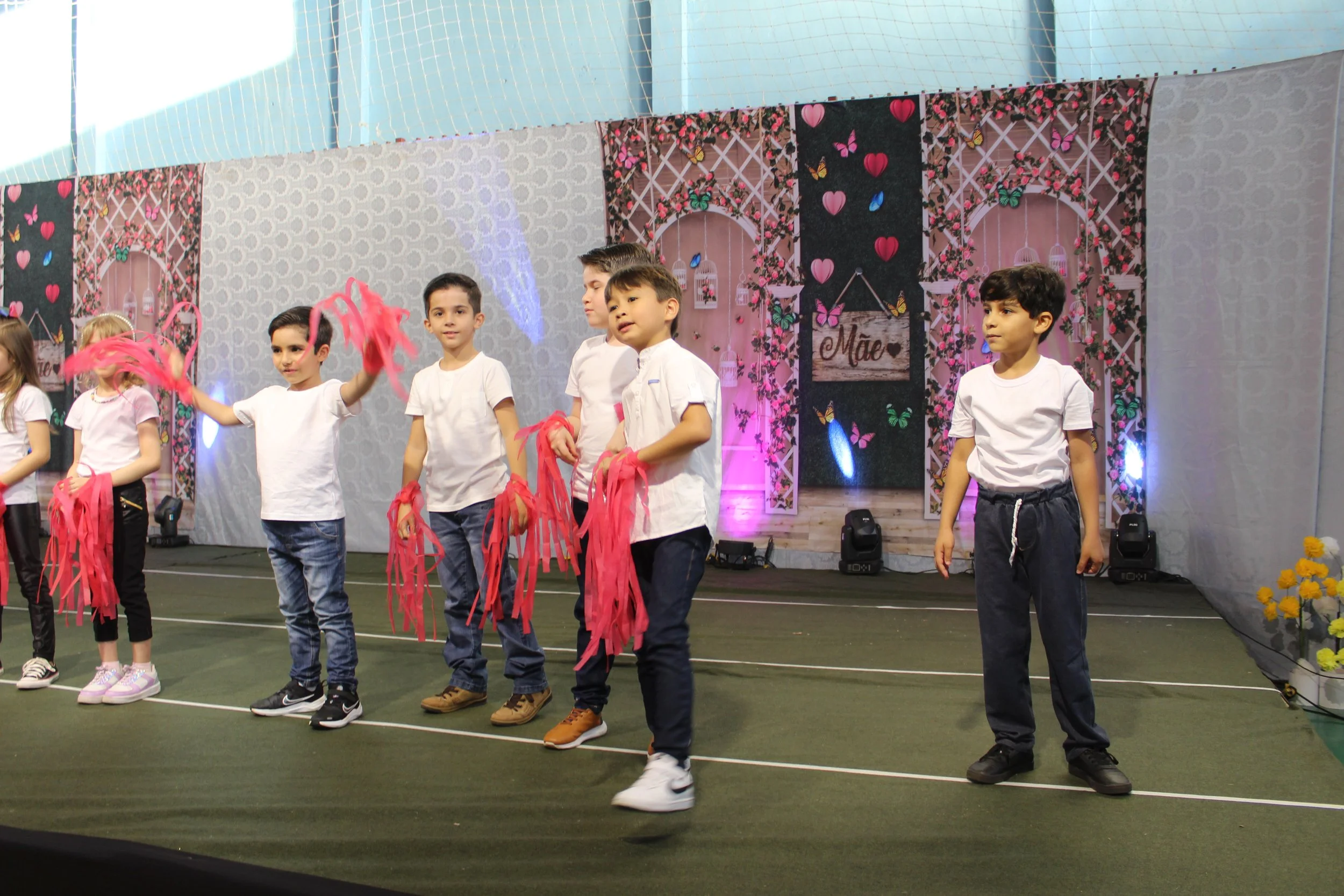 Dia das mães- O que é ser mãe? Fotos da Festa do dia das Mães 2023
