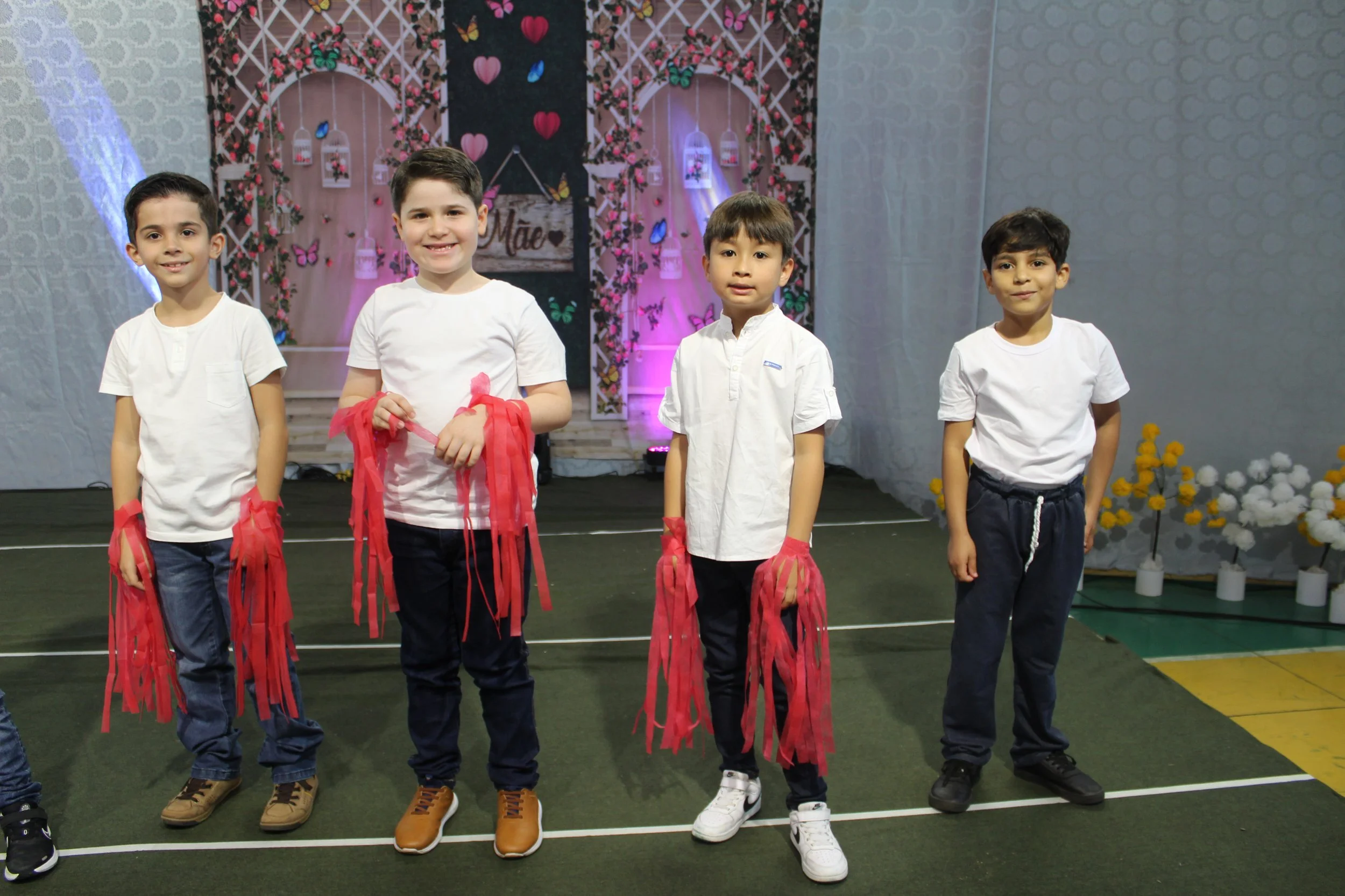 Dia das mães- O que é ser mãe? Fotos da Festa do dia das Mães 2023