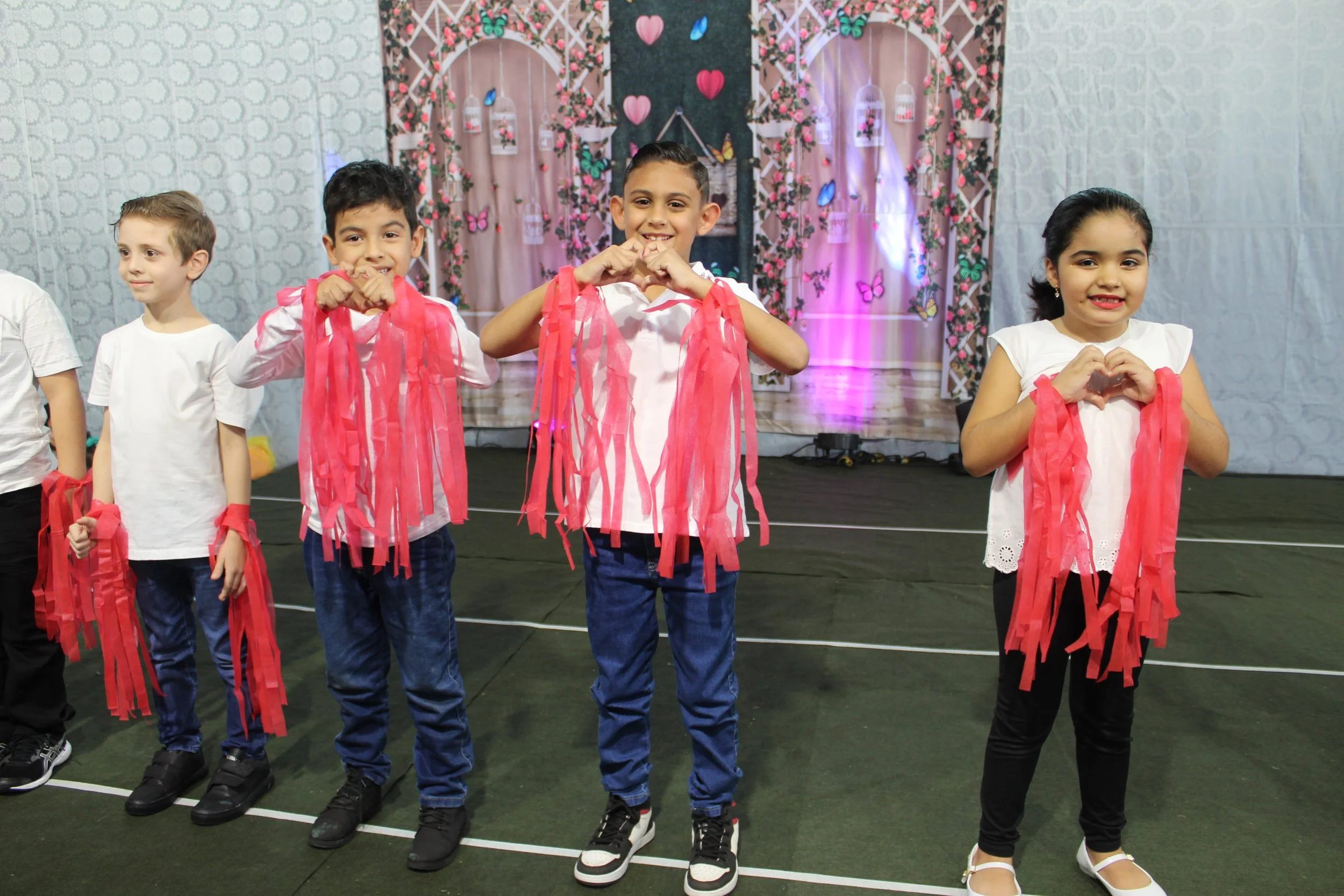 Dia das mães- O que é ser mãe? Fotos da Festa do dia das Mães 2023