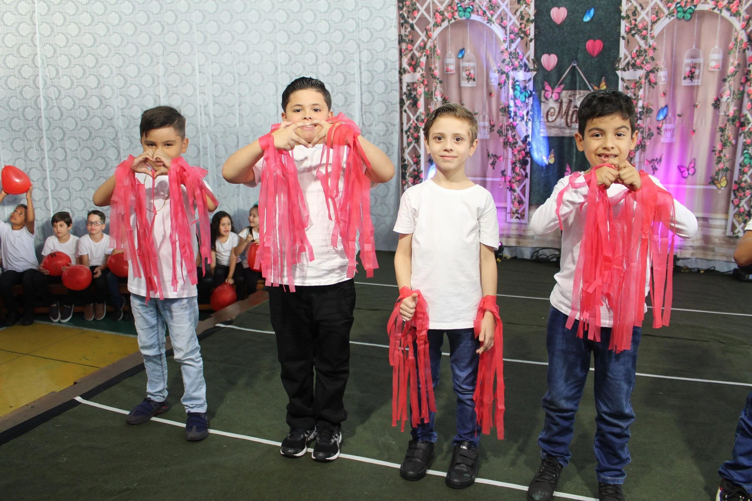 Dia das mães- O que é ser mãe? Fotos da Festa do dia das Mães 2023