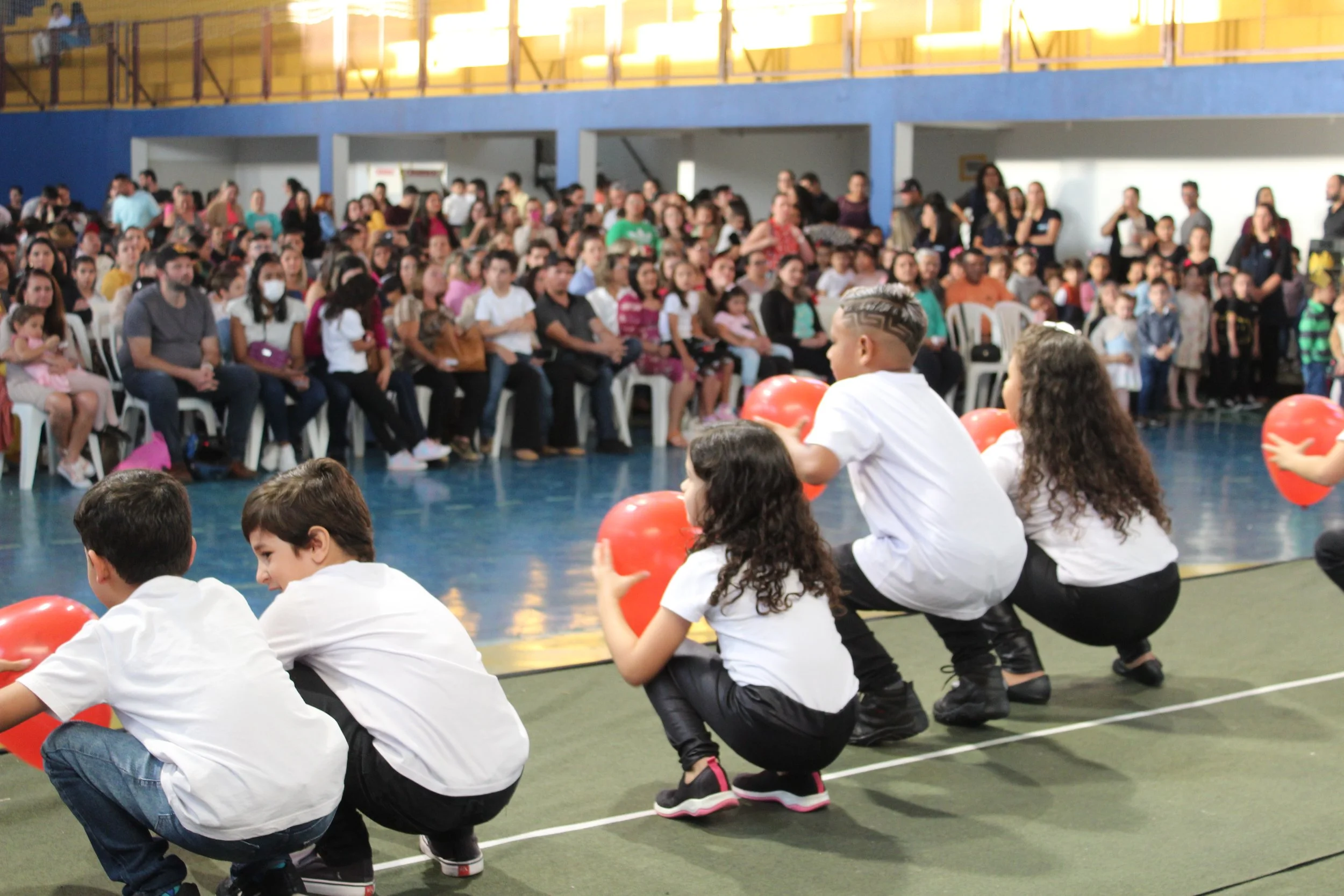 Dia das mães- O que é ser mãe? Fotos da Festa do dia das Mães 2023