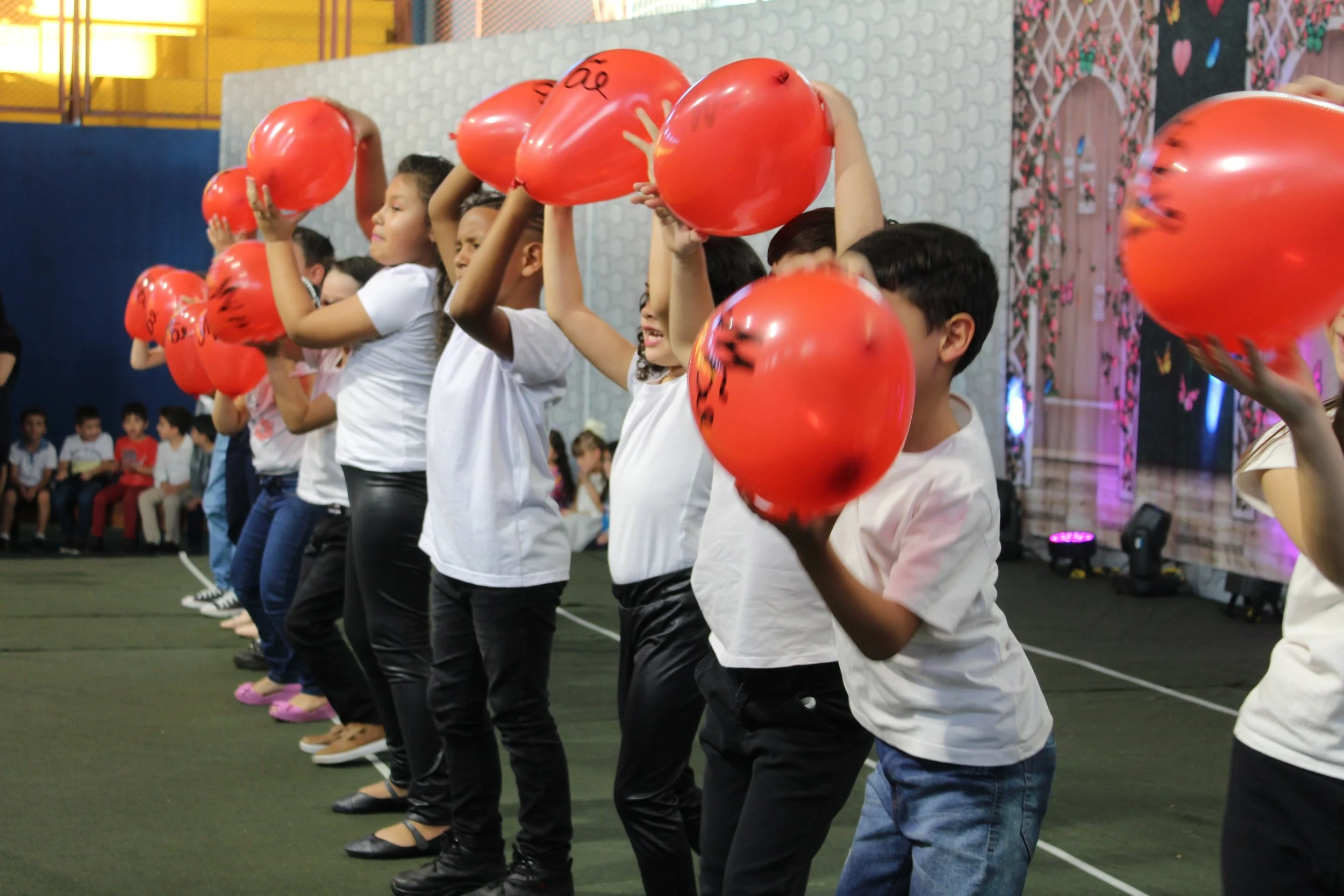 Dia das mães- O que é ser mãe? Fotos da Festa do dia das Mães 2023