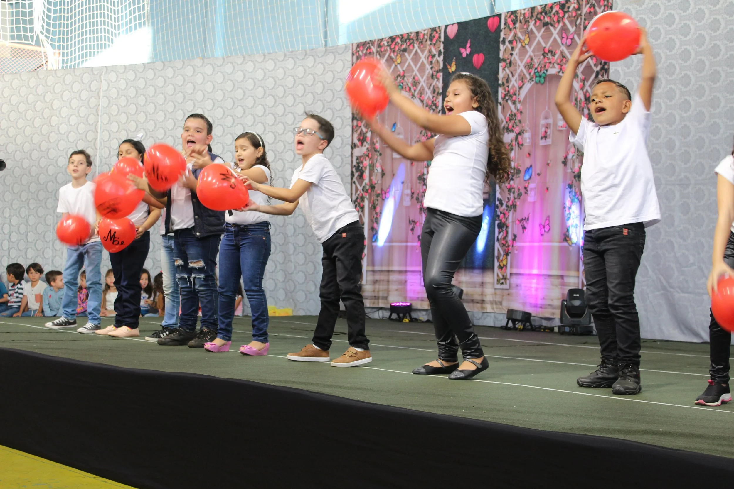 Dia das mães- O que é ser mãe? Fotos da Festa do dia das Mães 2023