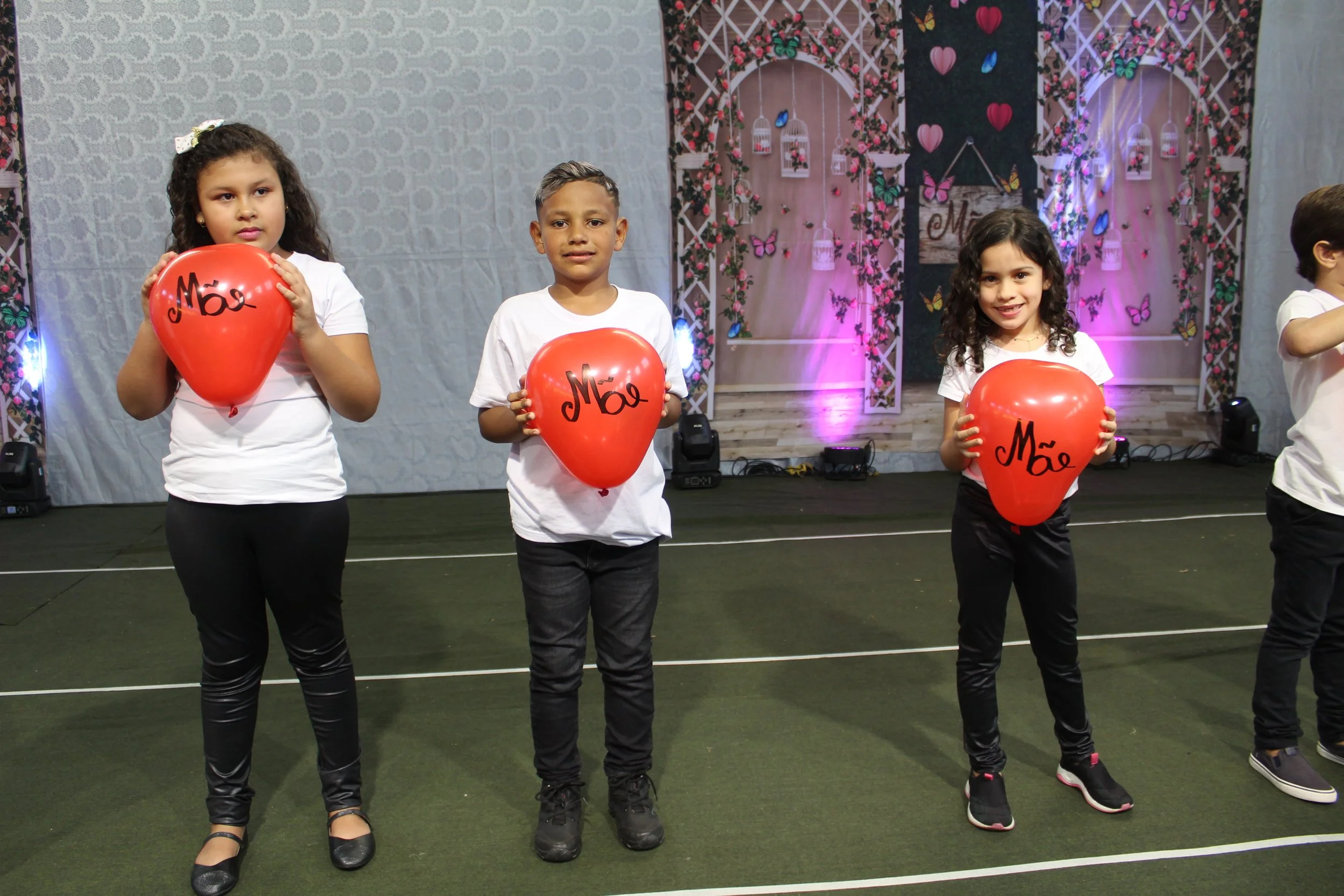Dia das mães- O que é ser mãe? Fotos da Festa do dia das Mães 2023