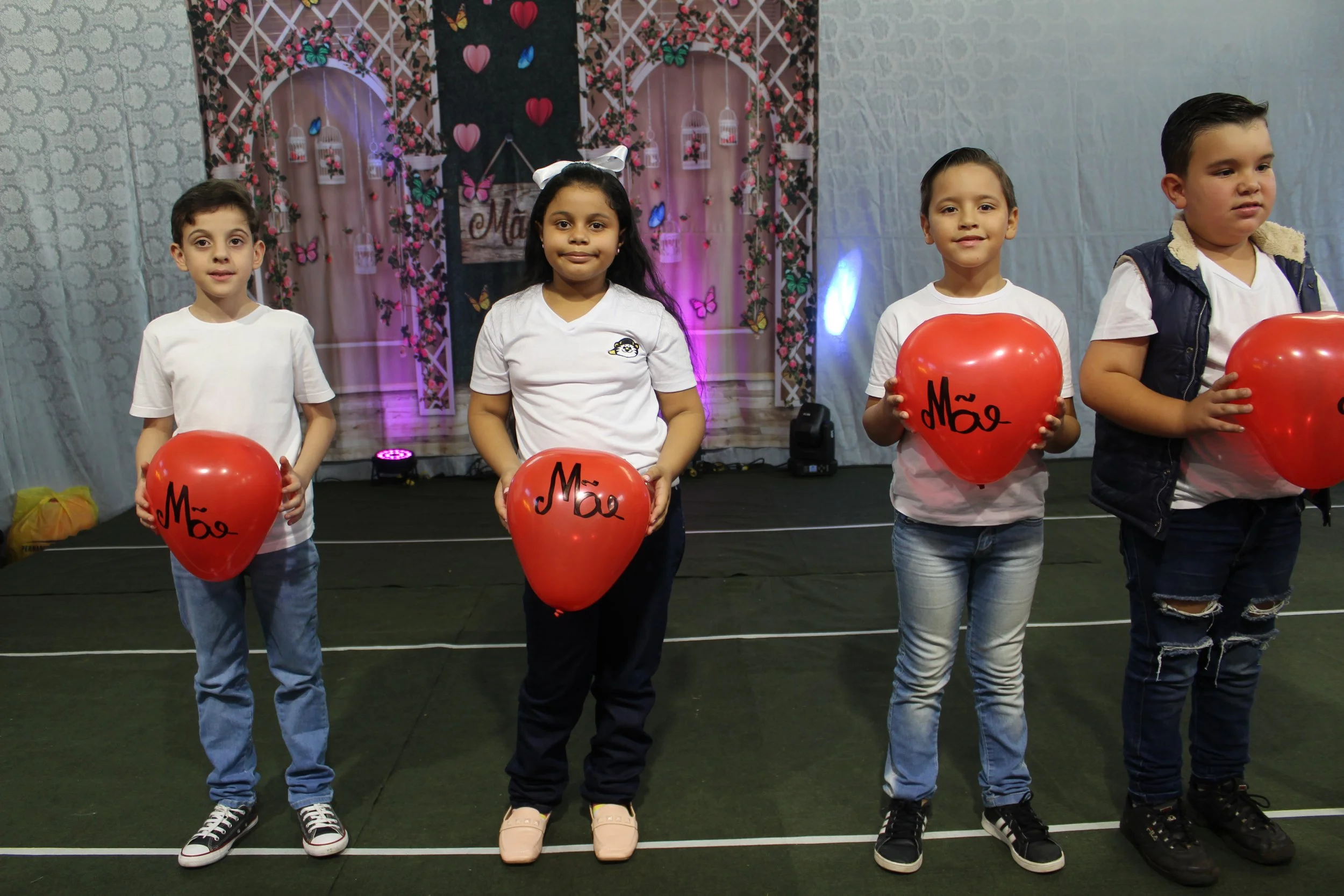 Dia das mães- O que é ser mãe? Fotos da Festa do dia das Mães 2023