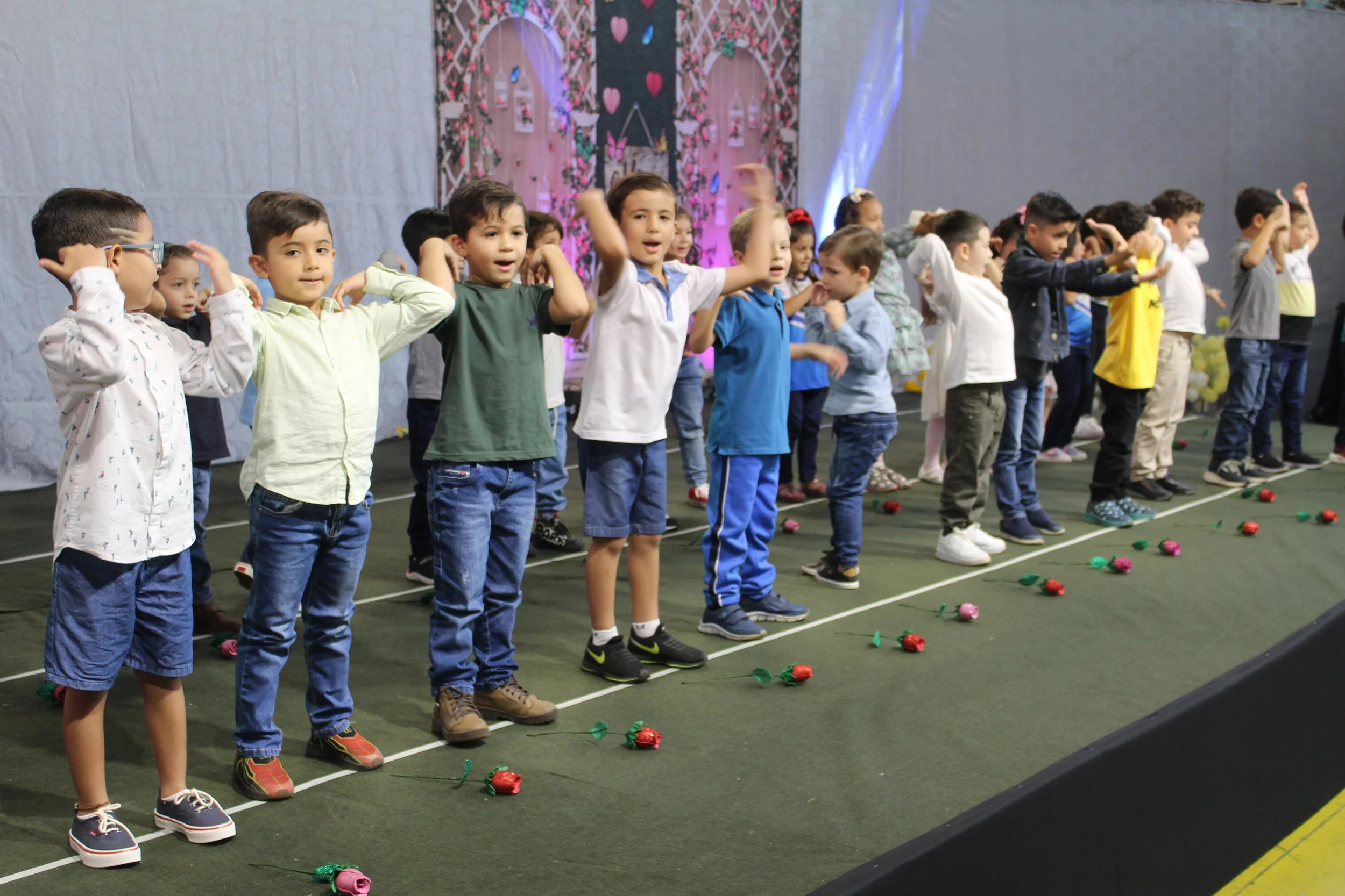Dia das mães- O que é ser mãe? Fotos da Festa do dia das Mães 2023