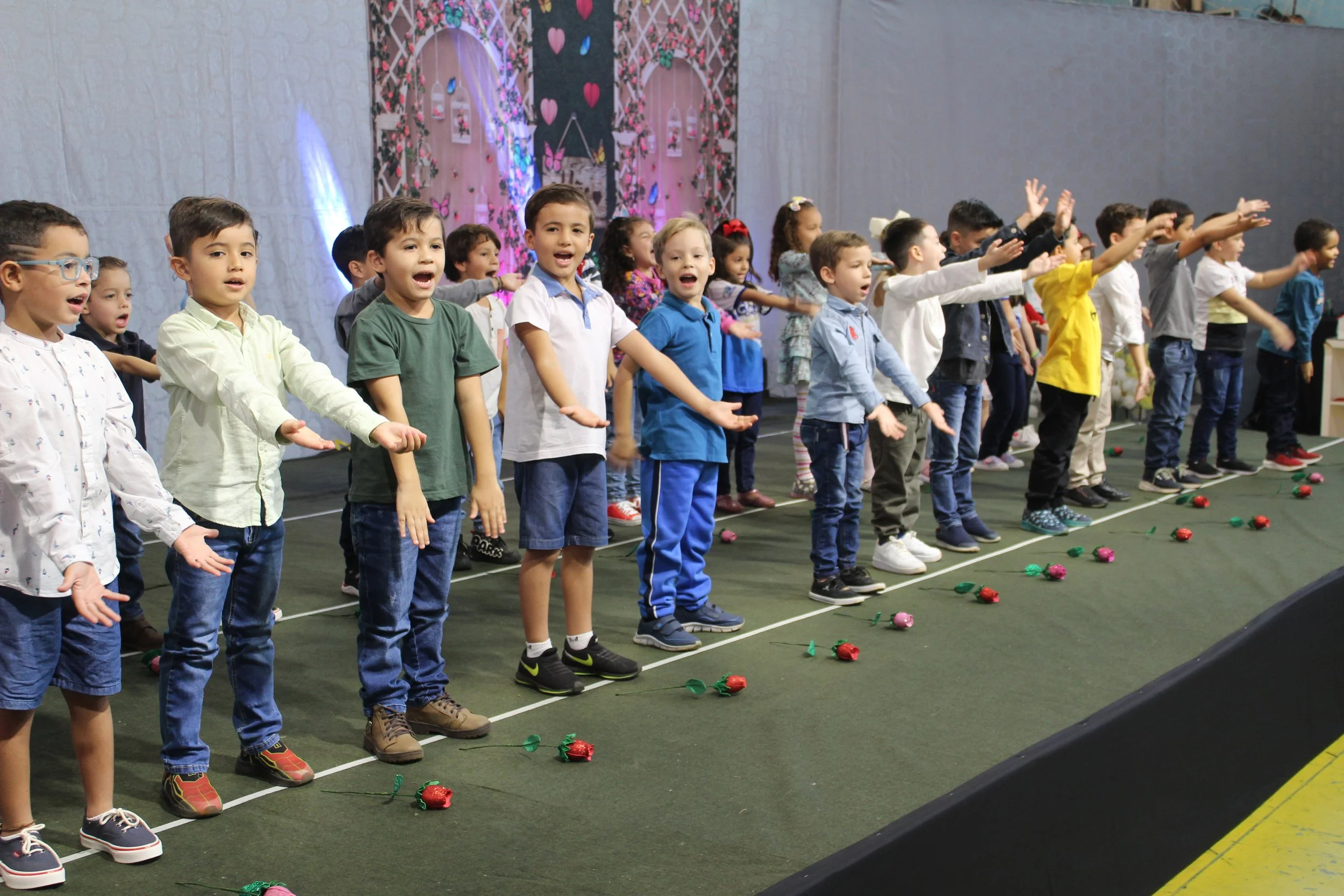 Dia das mães- O que é ser mãe? Fotos da Festa do dia das Mães 2023