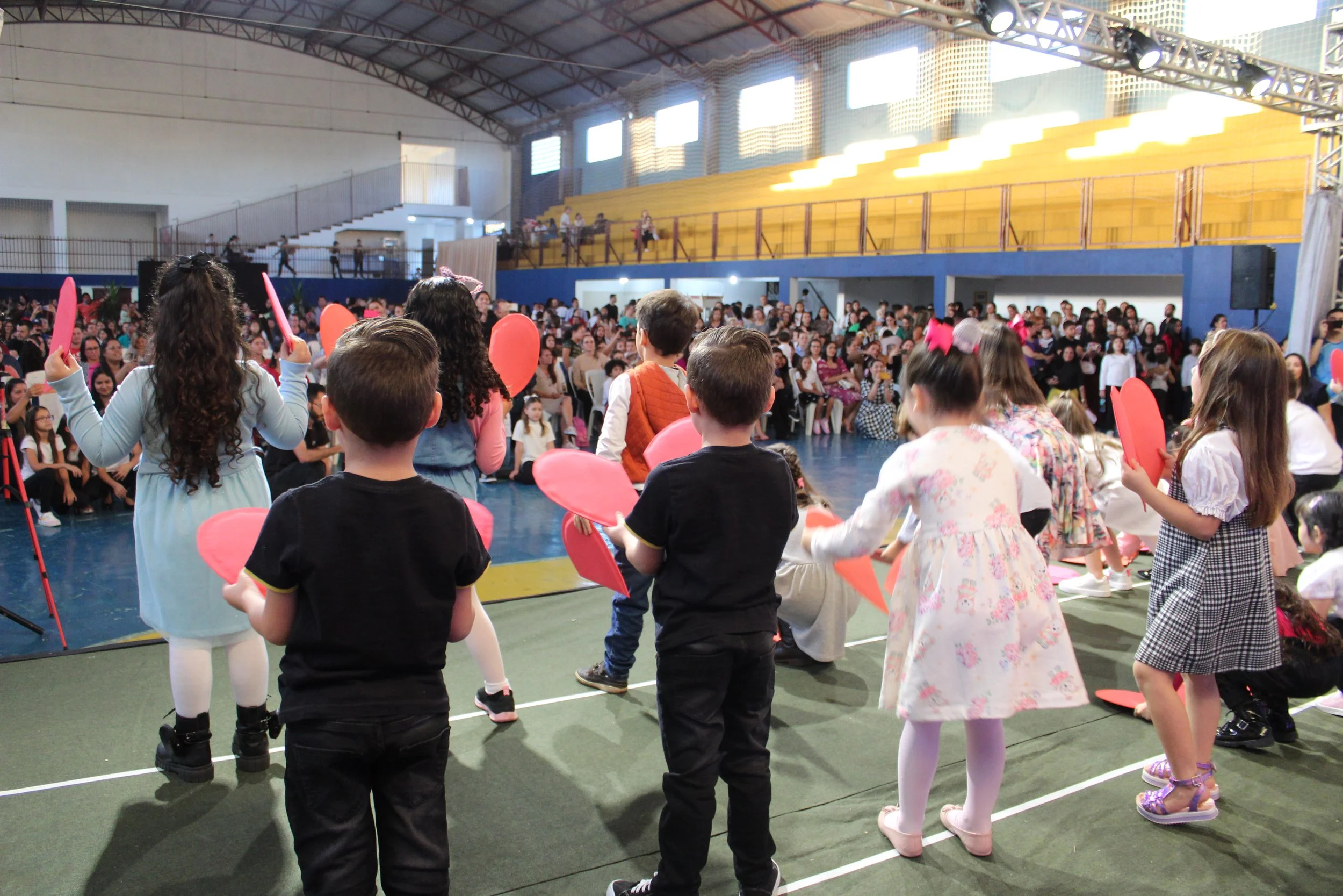Dia das mães- O que é ser mãe? Fotos da Festa do dia das Mães 2023