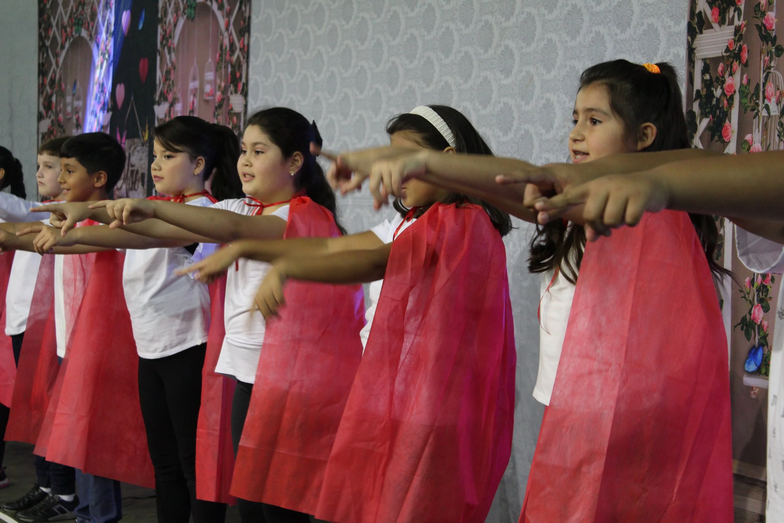 Dia das mães- O que é ser mãe? Fotos da Festa do dia das Mães 2023