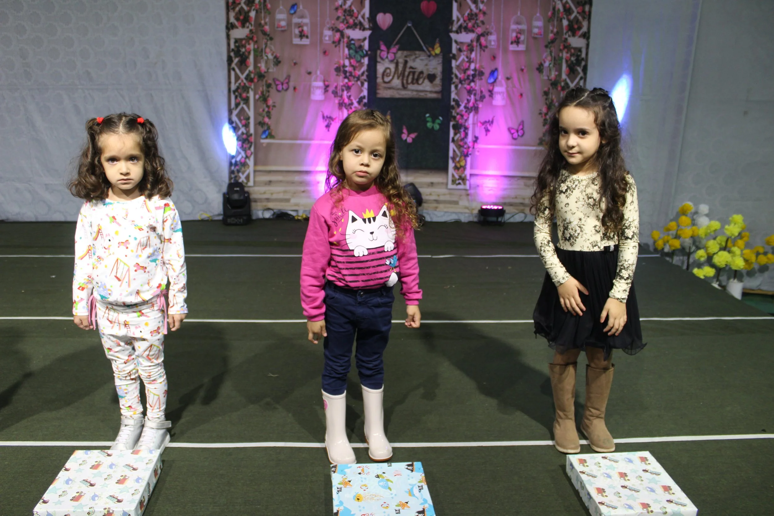 Dia das mães- O que é ser mãe? Fotos da Festa do dia das Mães 2023
