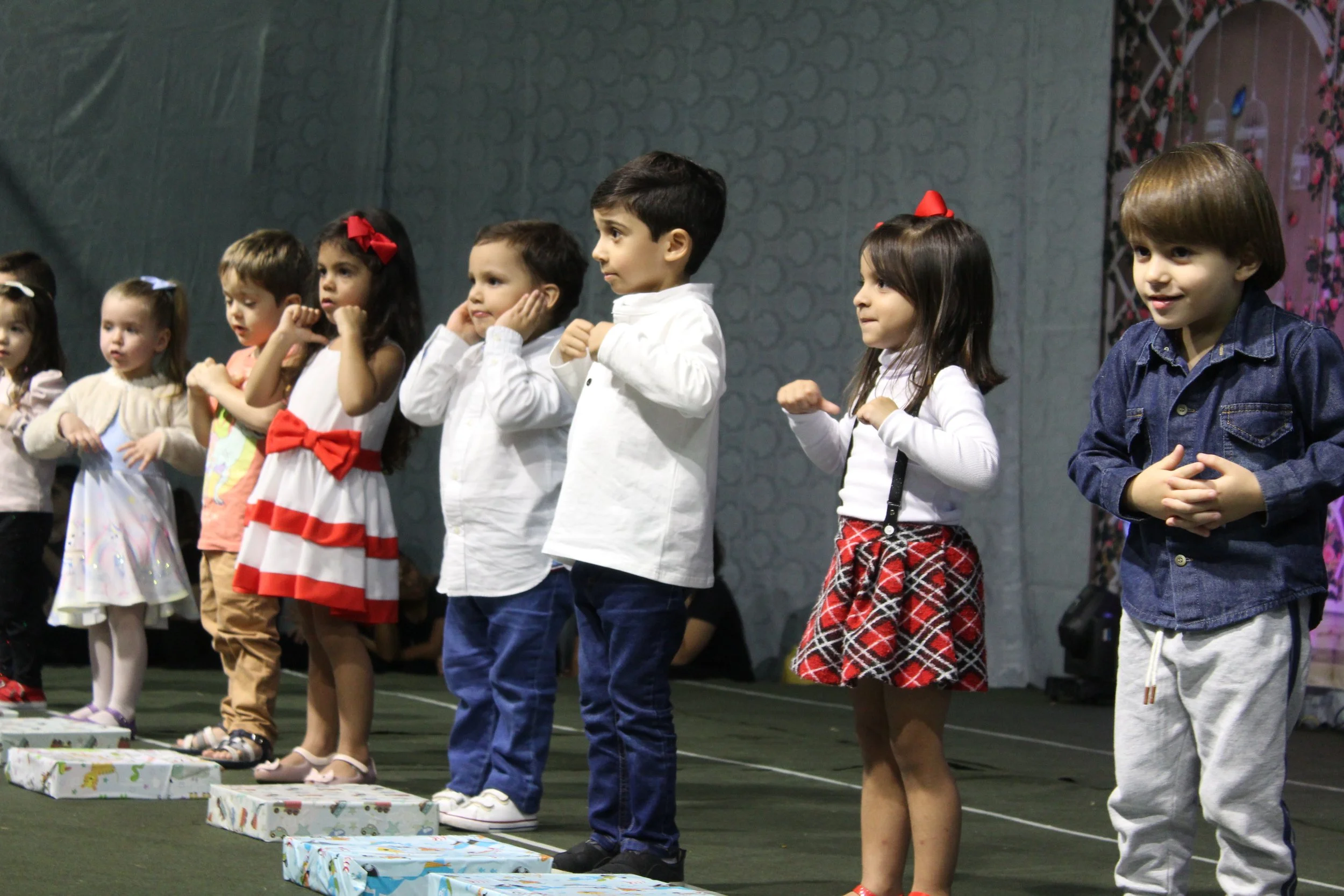 Dia das mães- O que é ser mãe? Fotos da Festa do dia das Mães 2023