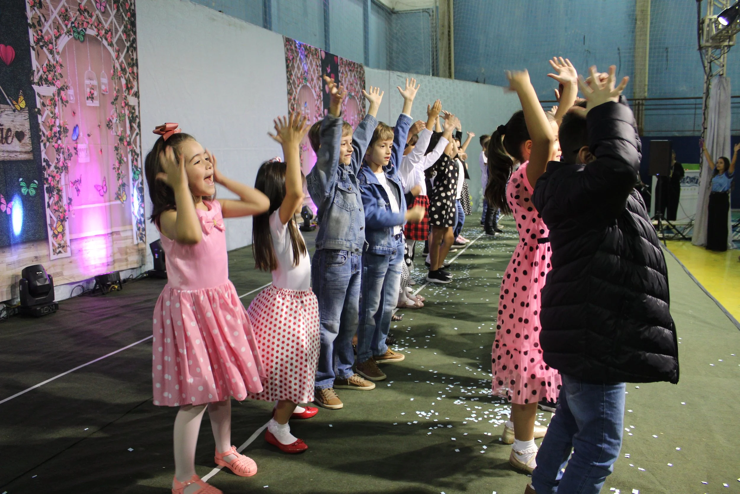 Dia das mães- O que é ser mãe? Fotos da Festa do dia das Mães 2023