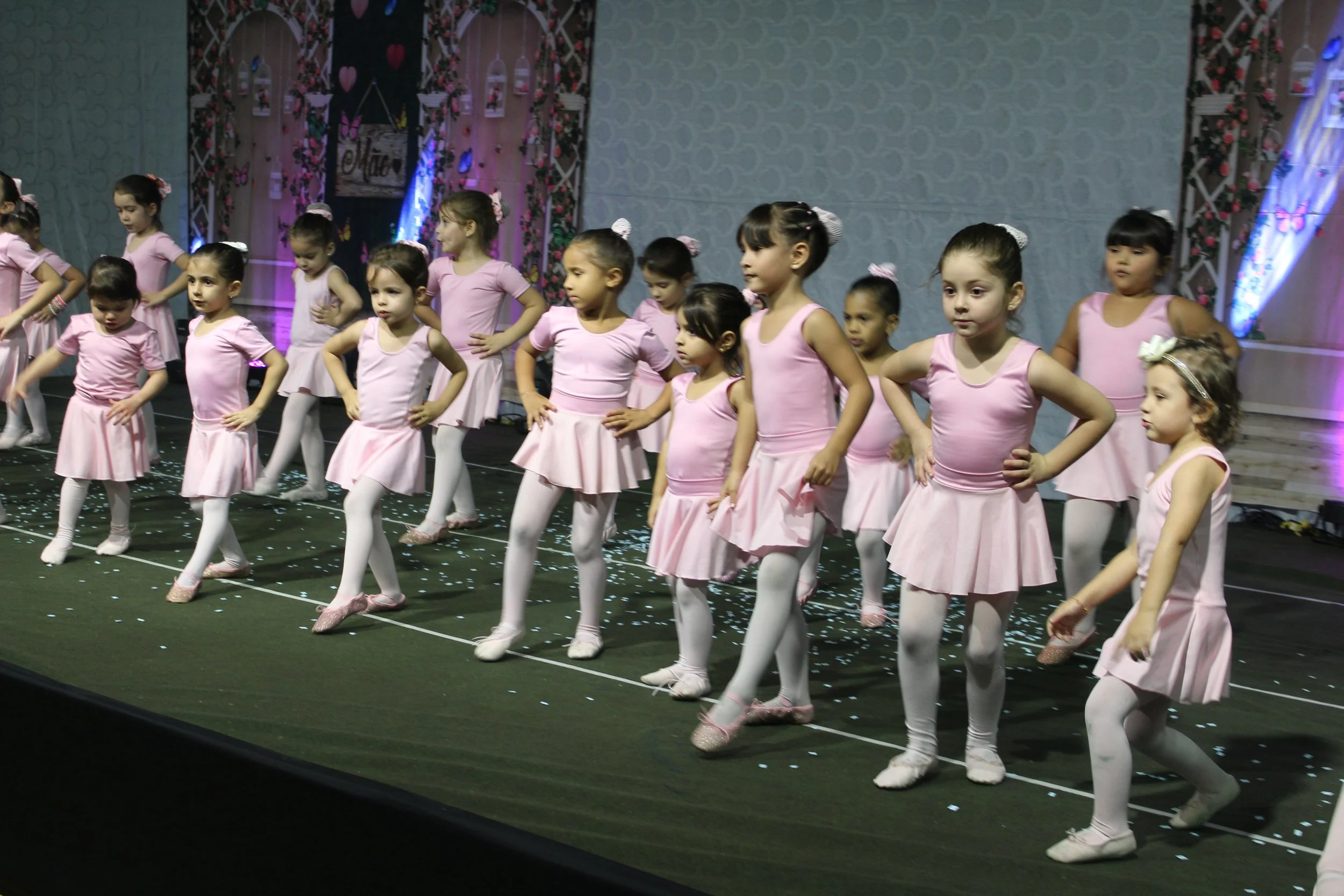 Dia das mães- O que é ser mãe? Fotos da Festa do dia das Mães 2023