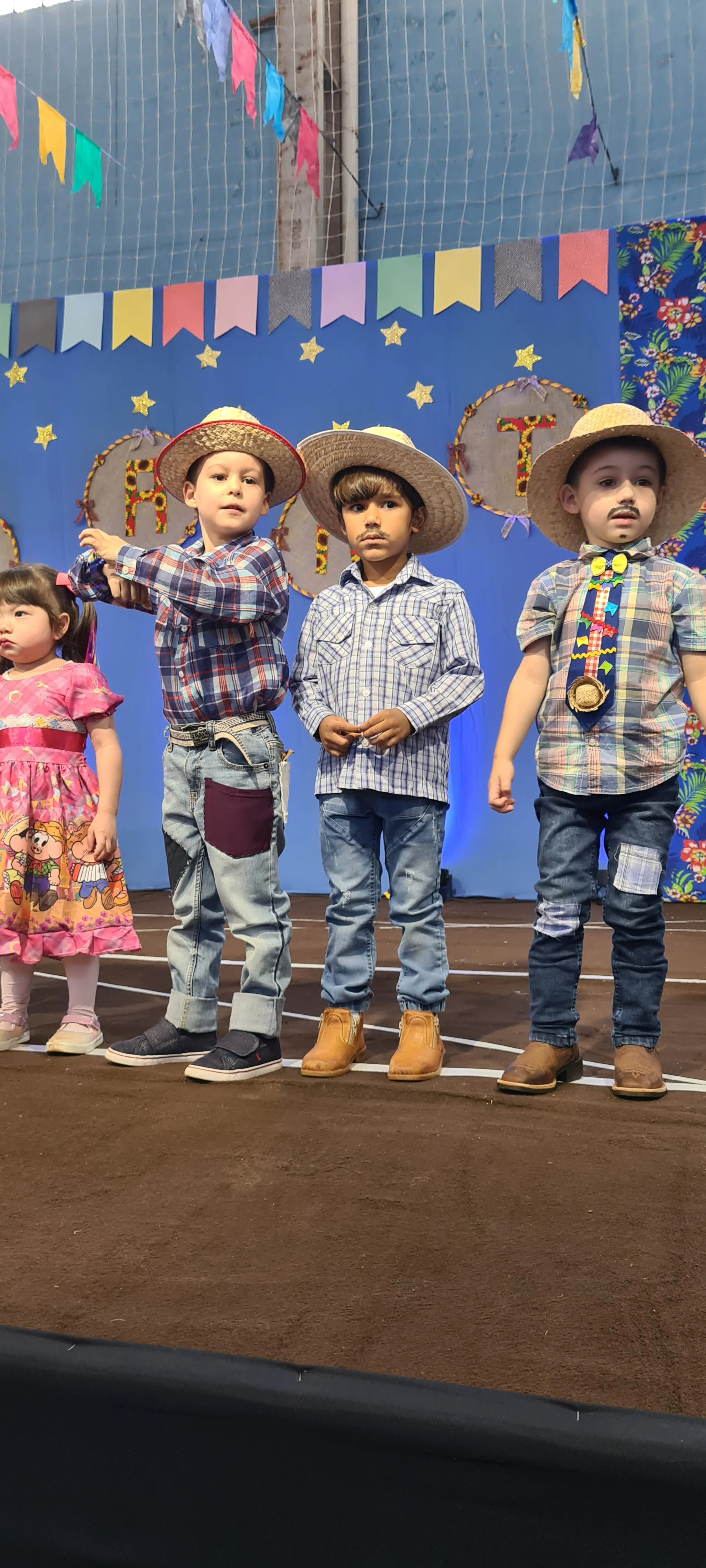 Colégio CEART celebra a tradição junina com alegria e animação. - 25º Festa Junina 2023 Colégio CEART celebra a tradição junina com alegria e animação. - 25º Festa Junina 2023