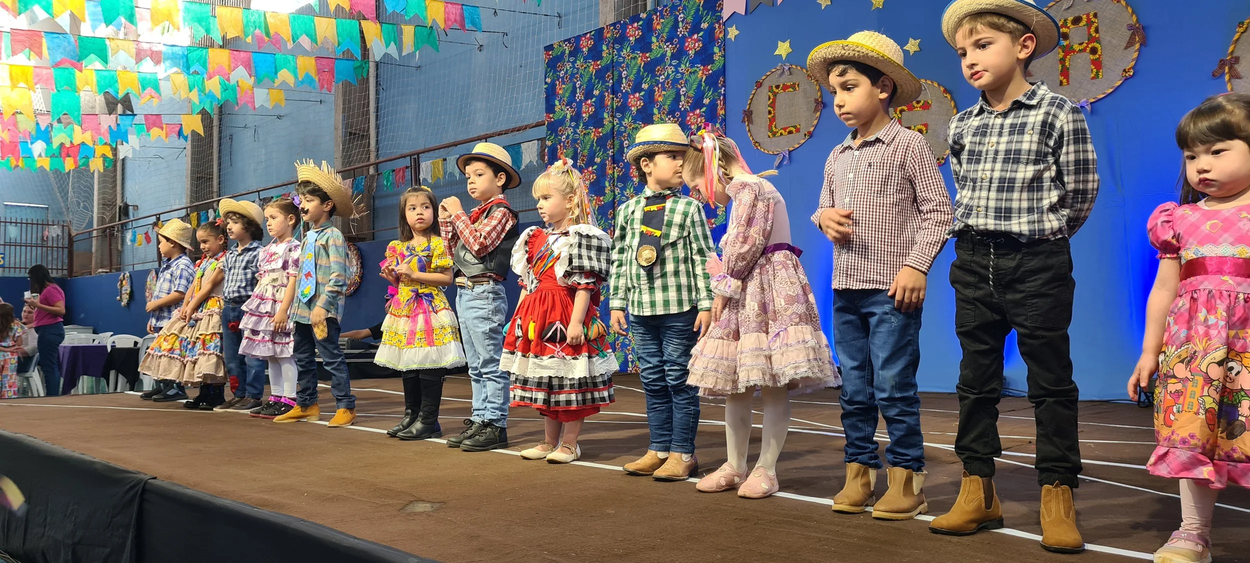 Colégio CEART celebra a tradição junina com alegria e animação. - 25º Festa Junina 2023 Colégio CEART celebra a tradição junina com alegria e animação. - 25º Festa Junina 2023