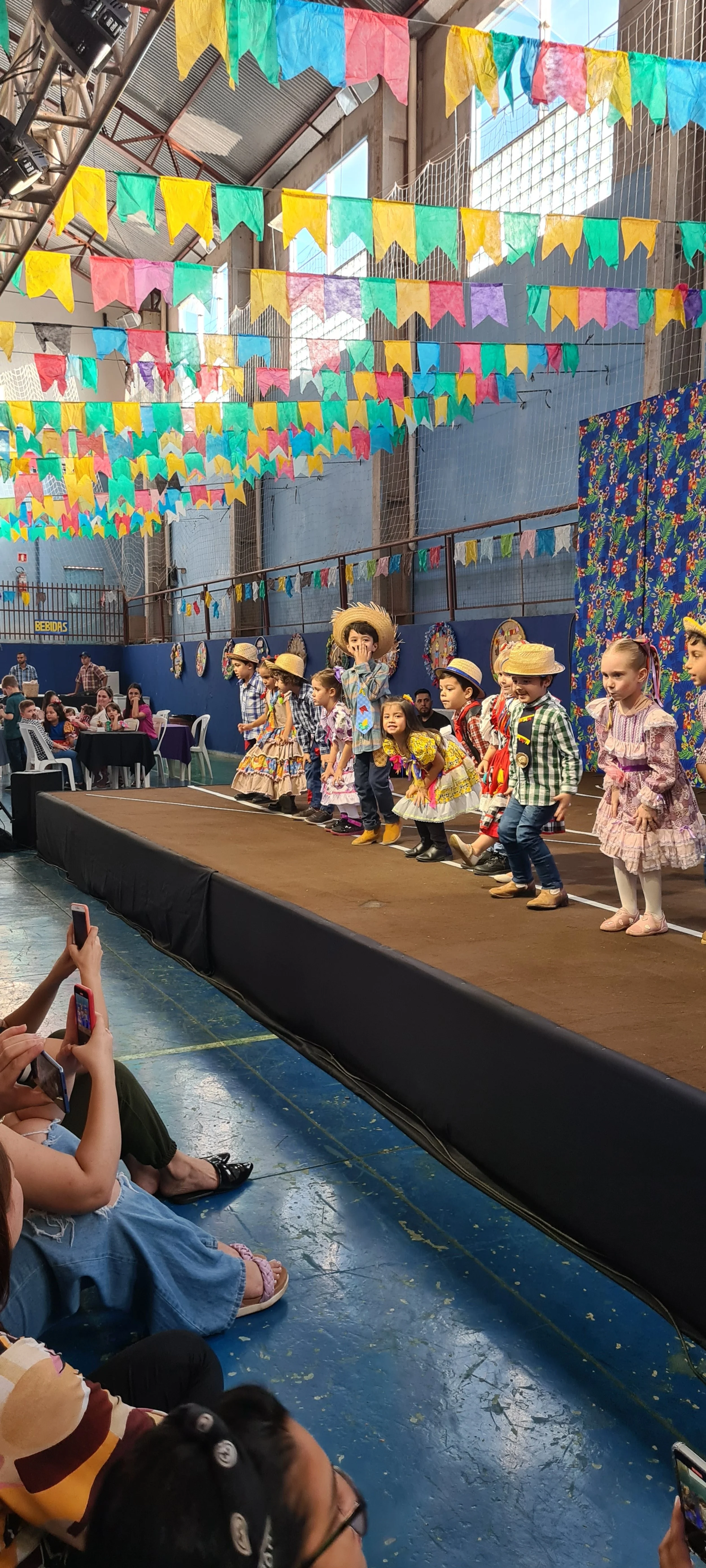 Colégio CEART celebra a tradição junina com alegria e animação. - 25º Festa Junina 2023 Colégio CEART celebra a tradição junina com alegria e animação. - 25º Festa Junina 2023
