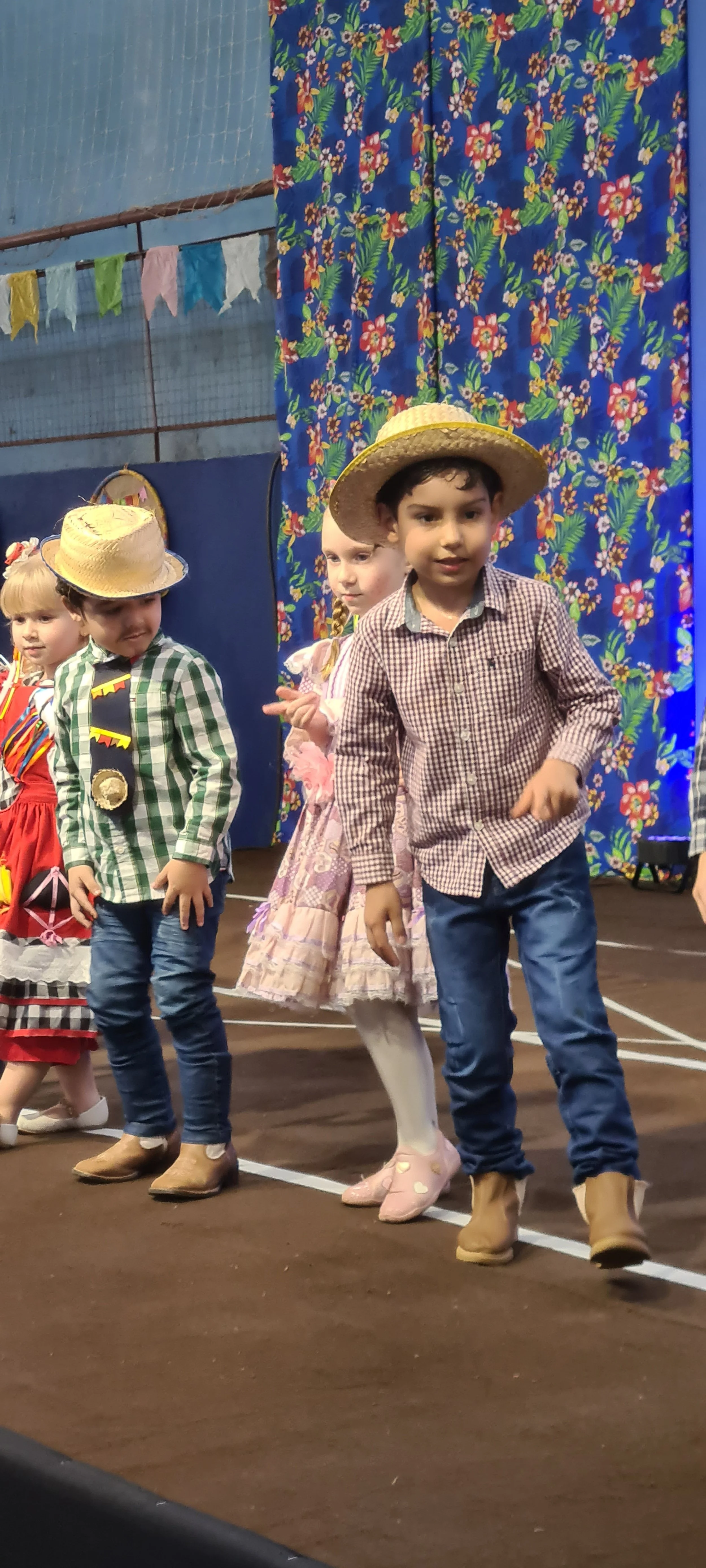 Colégio CEART celebra a tradição junina com alegria e animação. - 25º Festa Junina 2023 Colégio CEART celebra a tradição junina com alegria e animação. - 25º Festa Junina 2023
