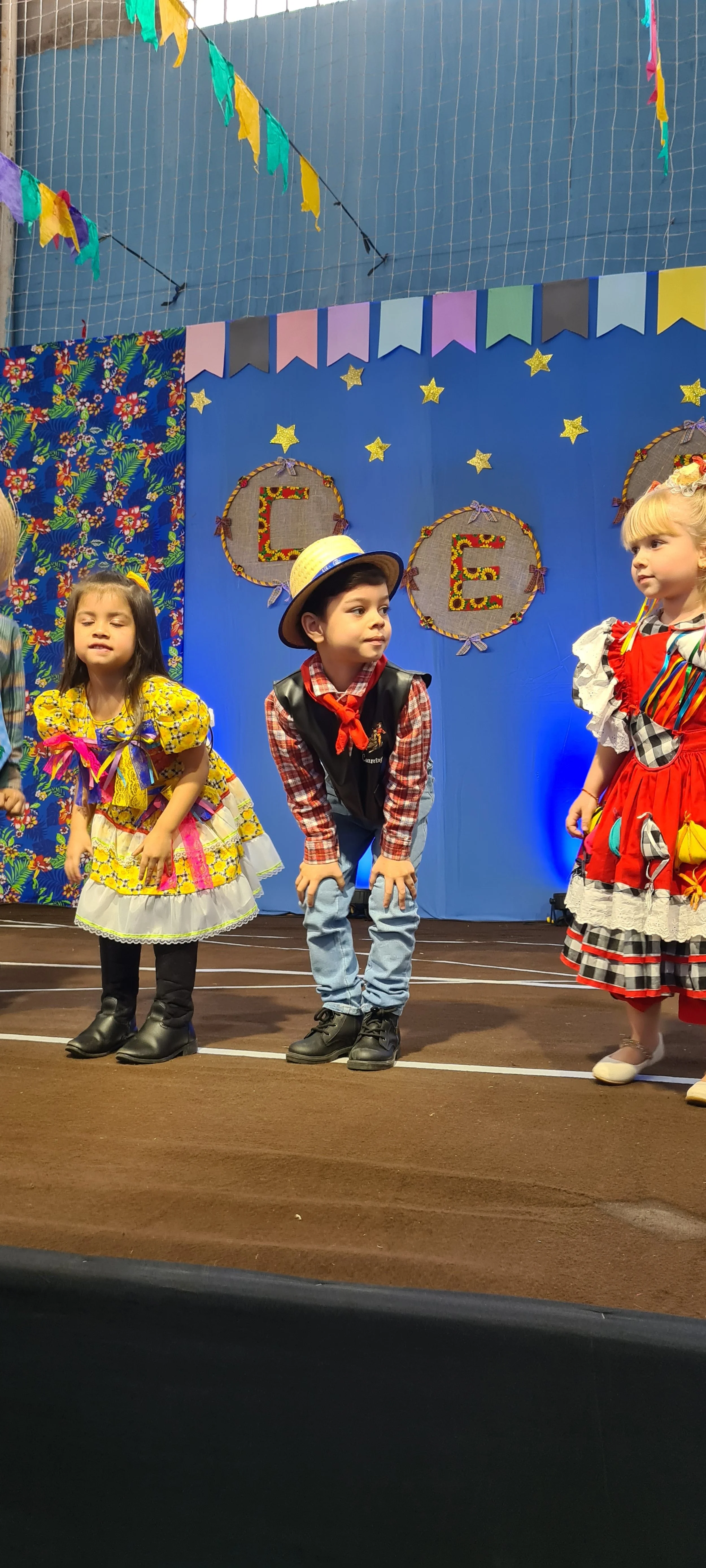 Colégio CEART celebra a tradição junina com alegria e animação. - 25º Festa Junina 2023 Colégio CEART celebra a tradição junina com alegria e animação. - 25º Festa Junina 2023
