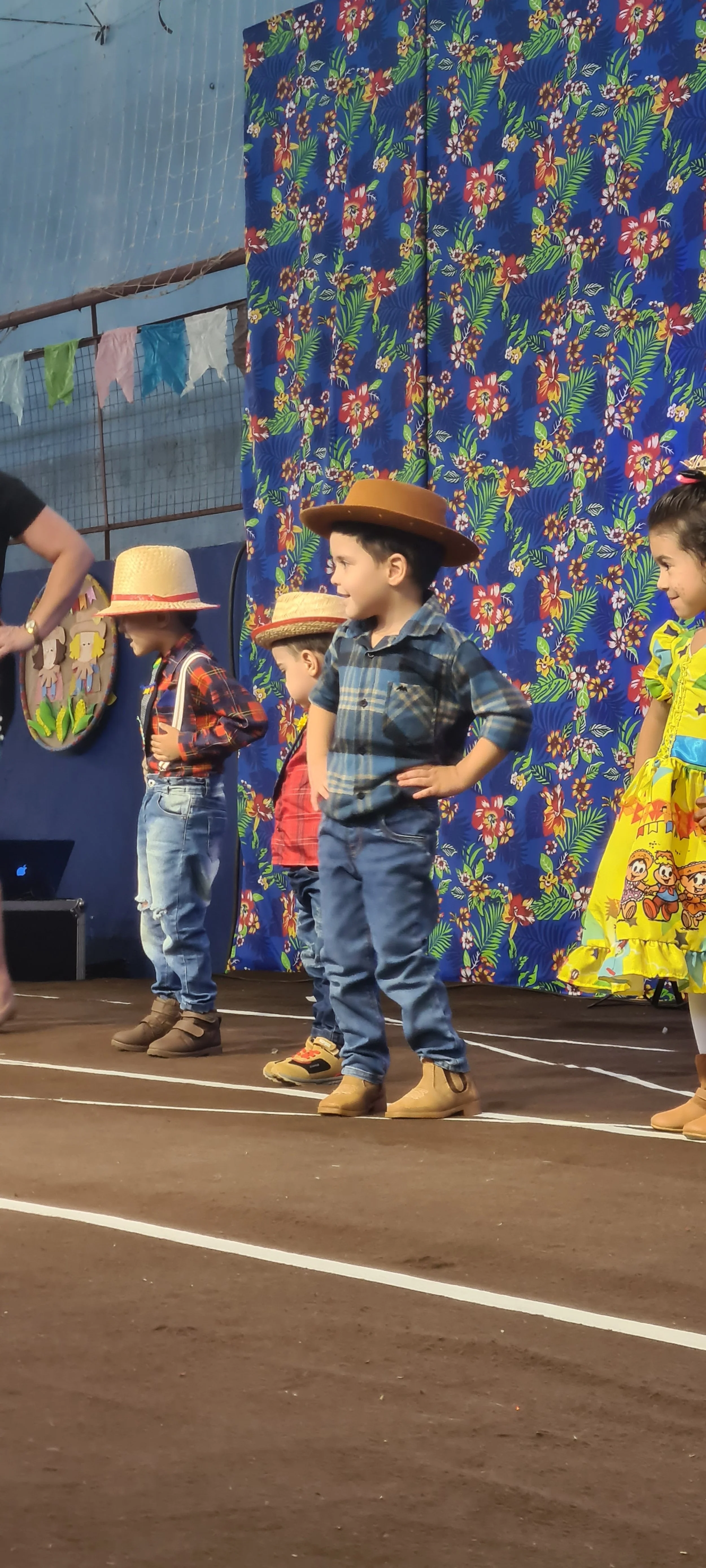Colégio CEART celebra a tradição junina com alegria e animação. - 25º Festa Junina 2023 Colégio CEART celebra a tradição junina com alegria e animação. - 25º Festa Junina 2023