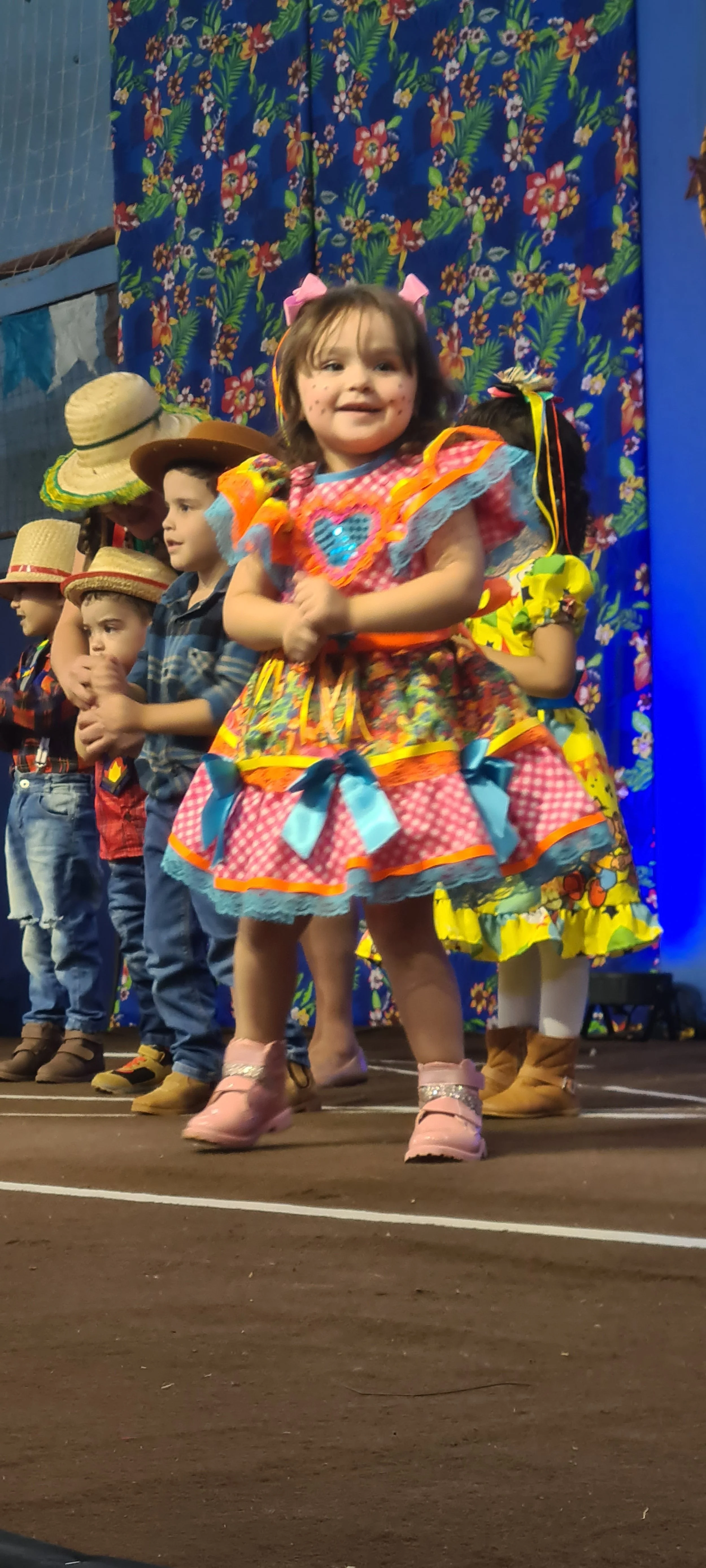 Colégio CEART celebra a tradição junina com alegria e animação. - 25º Festa Junina 2023 Colégio CEART celebra a tradição junina com alegria e animação. - 25º Festa Junina 2023