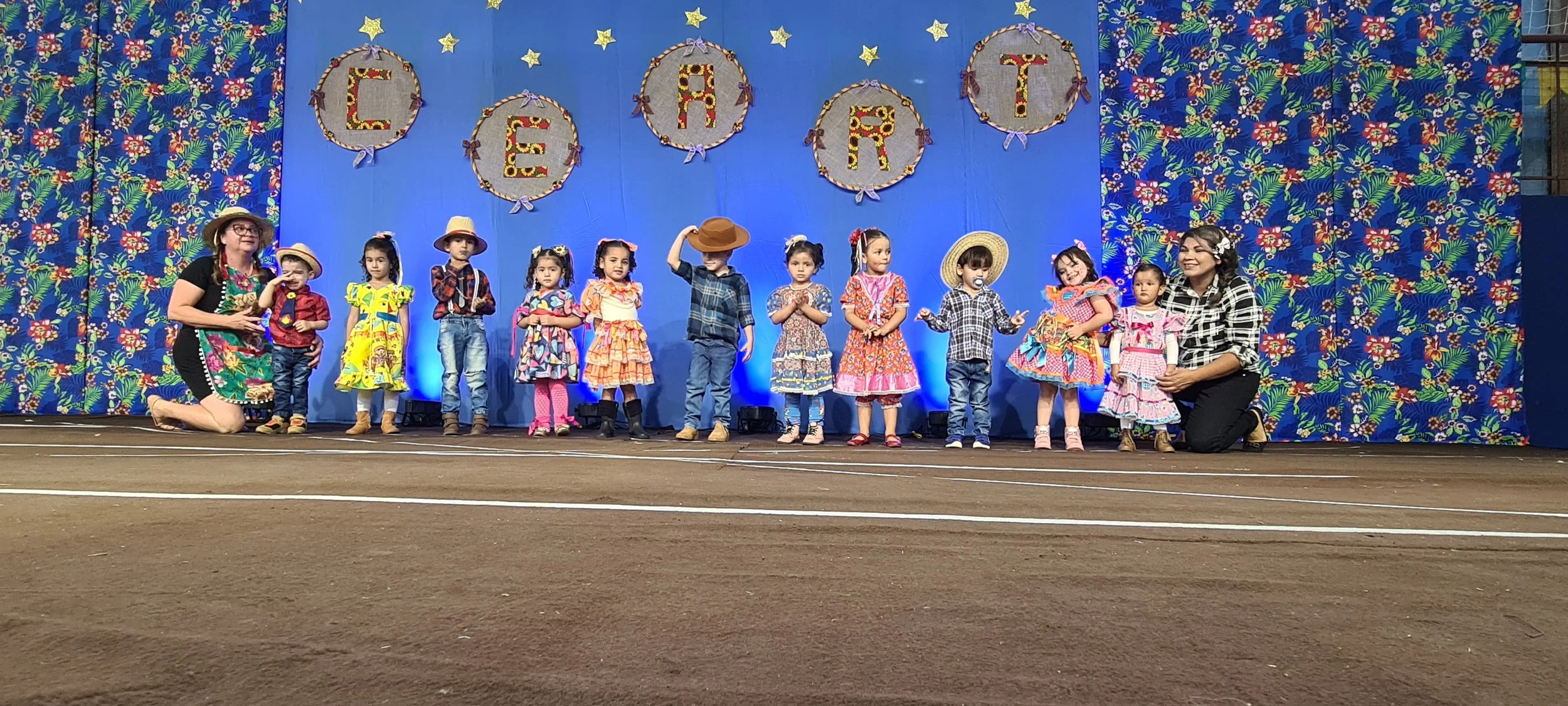 Colégio CEART celebra a tradição junina com alegria e animação. - 25º Festa Junina 2023 Colégio CEART celebra a tradição junina com alegria e animação. - 25º Festa Junina 2023