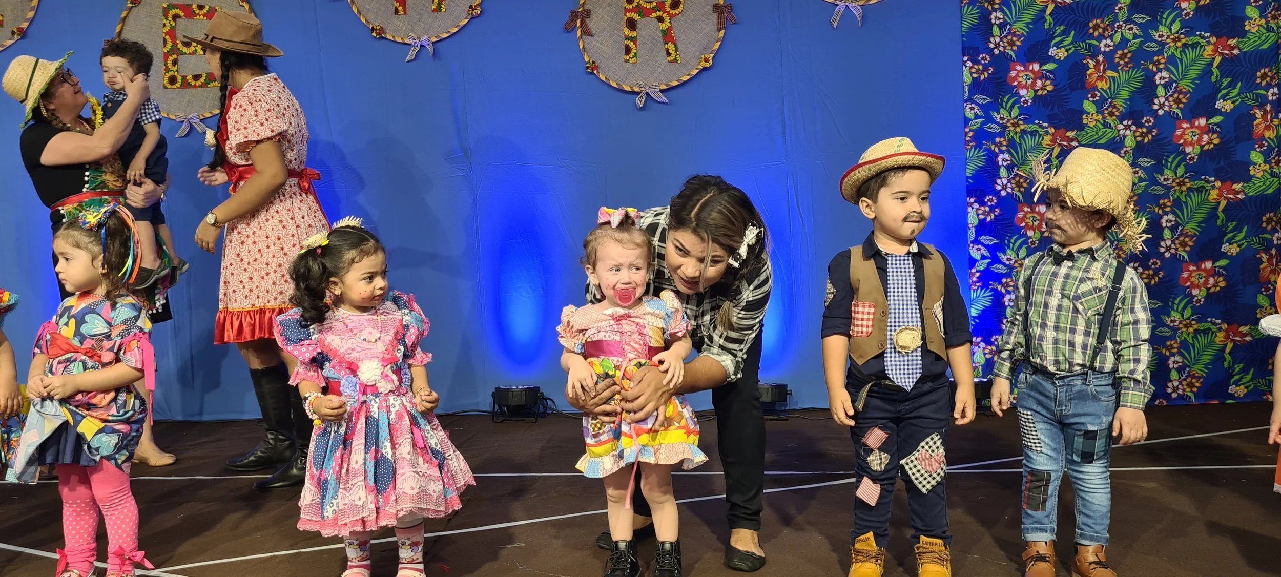 Colégio CEART celebra a tradição junina com alegria e animação. - 25º Festa Junina 2023 Colégio CEART celebra a tradição junina com alegria e animação. - 25º Festa Junina 2023