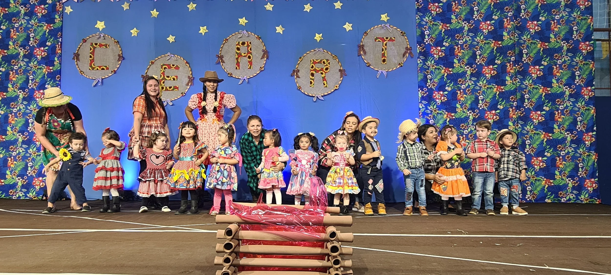 Colégio CEART celebra a tradição junina com alegria e animação. - 25º Festa Junina 2023 Colégio CEART celebra a tradição junina com alegria e animação. - 25º Festa Junina 2023