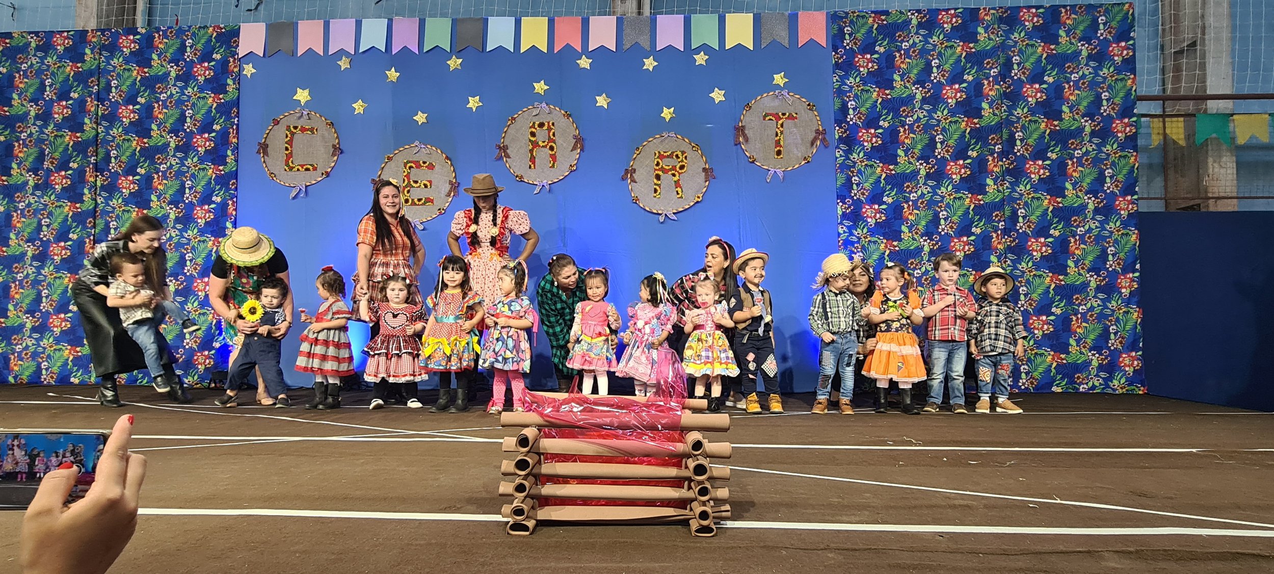 Colégio CEART celebra a tradição junina com alegria e animação. - 25º Festa Junina 2023 Colégio CEART celebra a tradição junina com alegria e animação. - 25º Festa Junina 2023