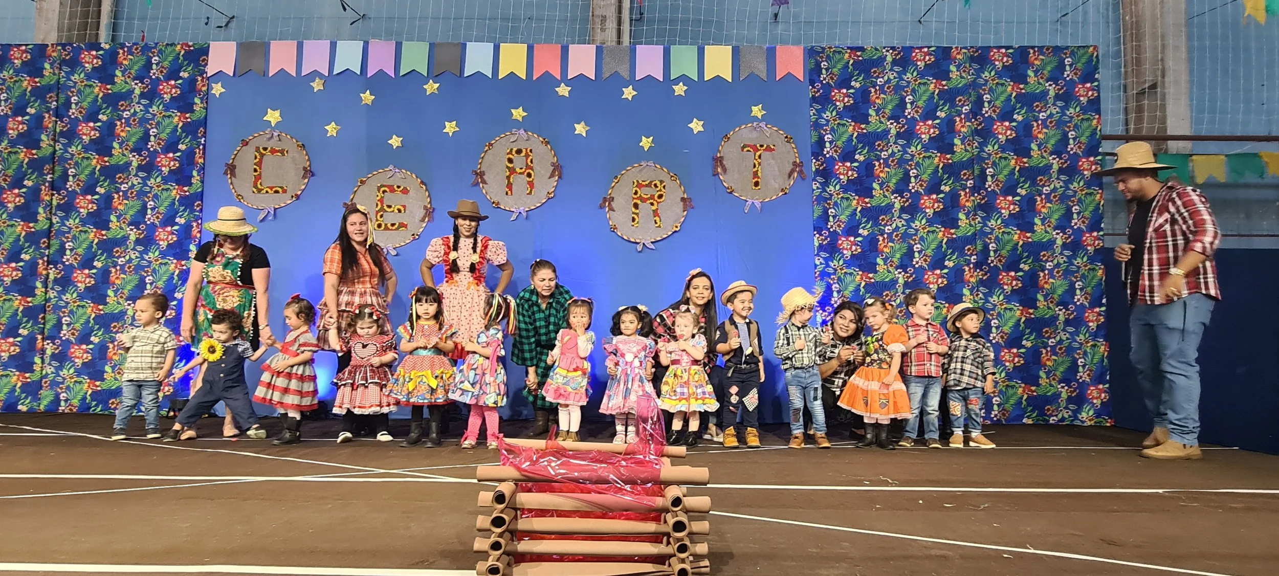 Colégio CEART celebra a tradição junina com alegria e animação. - 25º Festa Junina 2023 Colégio CEART celebra a tradição junina com alegria e animação. - 25º Festa Junina 2023