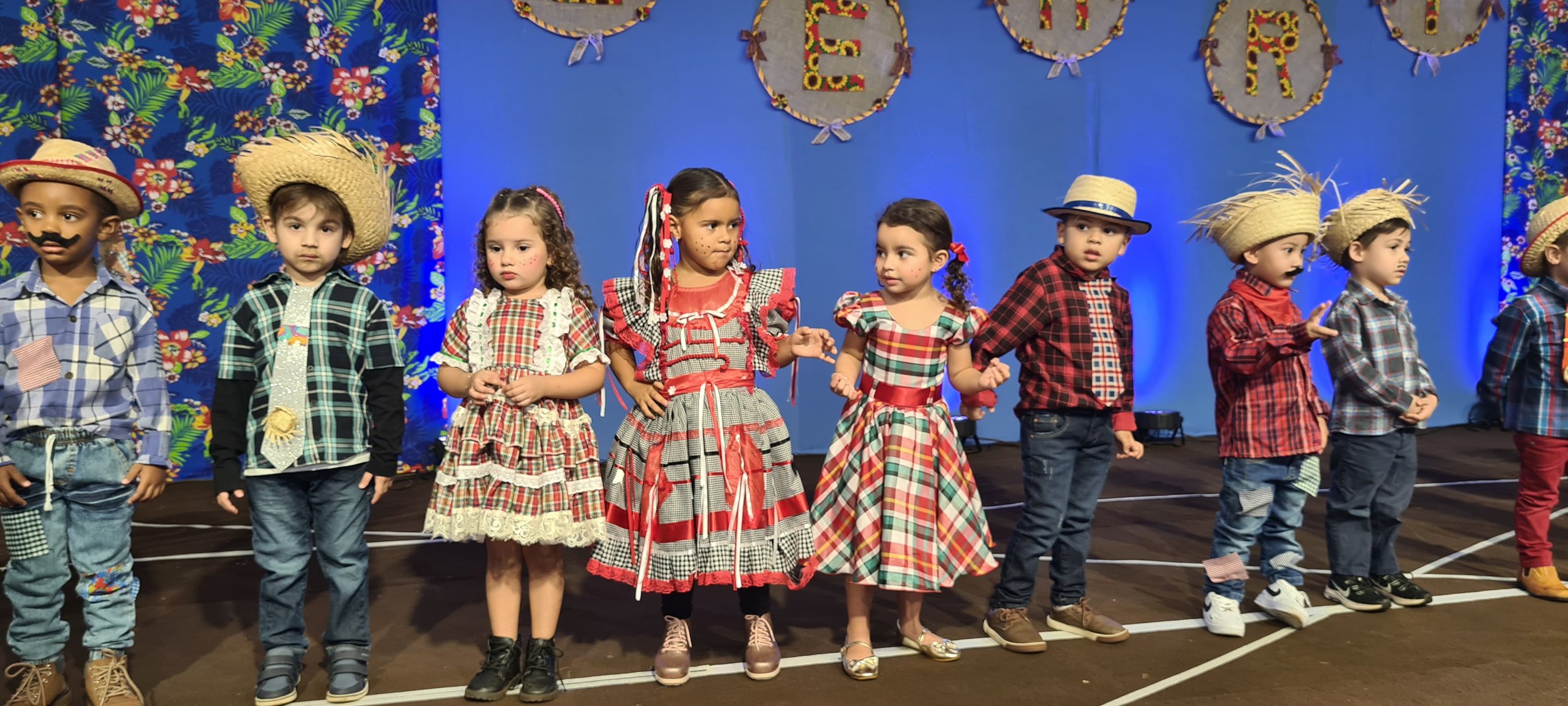 Colégio CEART celebra a tradição junina com alegria e animação. - 25º Festa Junina 2023 Colégio CEART celebra a tradição junina com alegria e animação. - 25º Festa Junina 2023