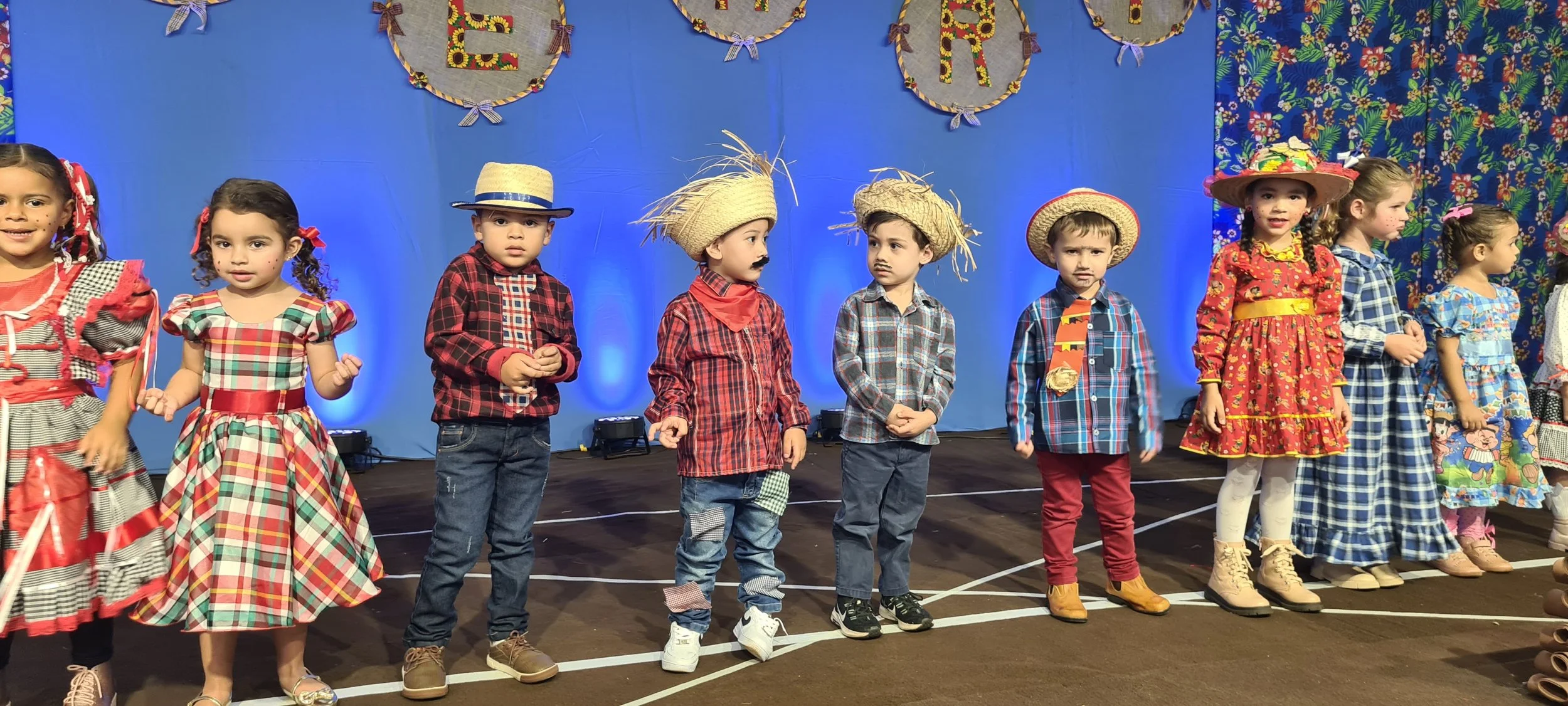 Colégio CEART celebra a tradição junina com alegria e animação. - 25º Festa Junina 2023 Colégio CEART celebra a tradição junina com alegria e animação. - 25º Festa Junina 2023