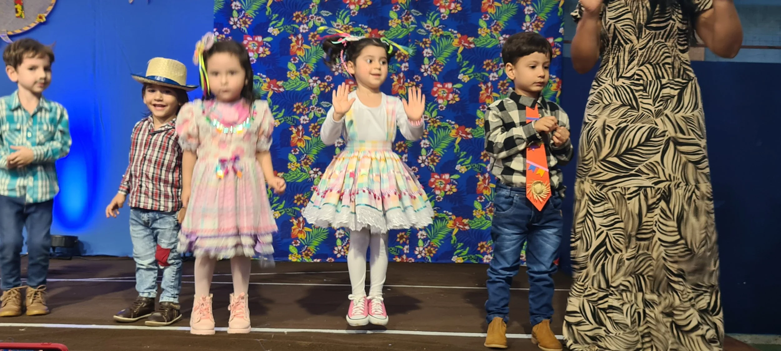 Colégio CEART celebra a tradição junina com alegria e animação. - 25º Festa Junina 2023 Colégio CEART celebra a tradição junina com alegria e animação. - 25º Festa Junina 2023