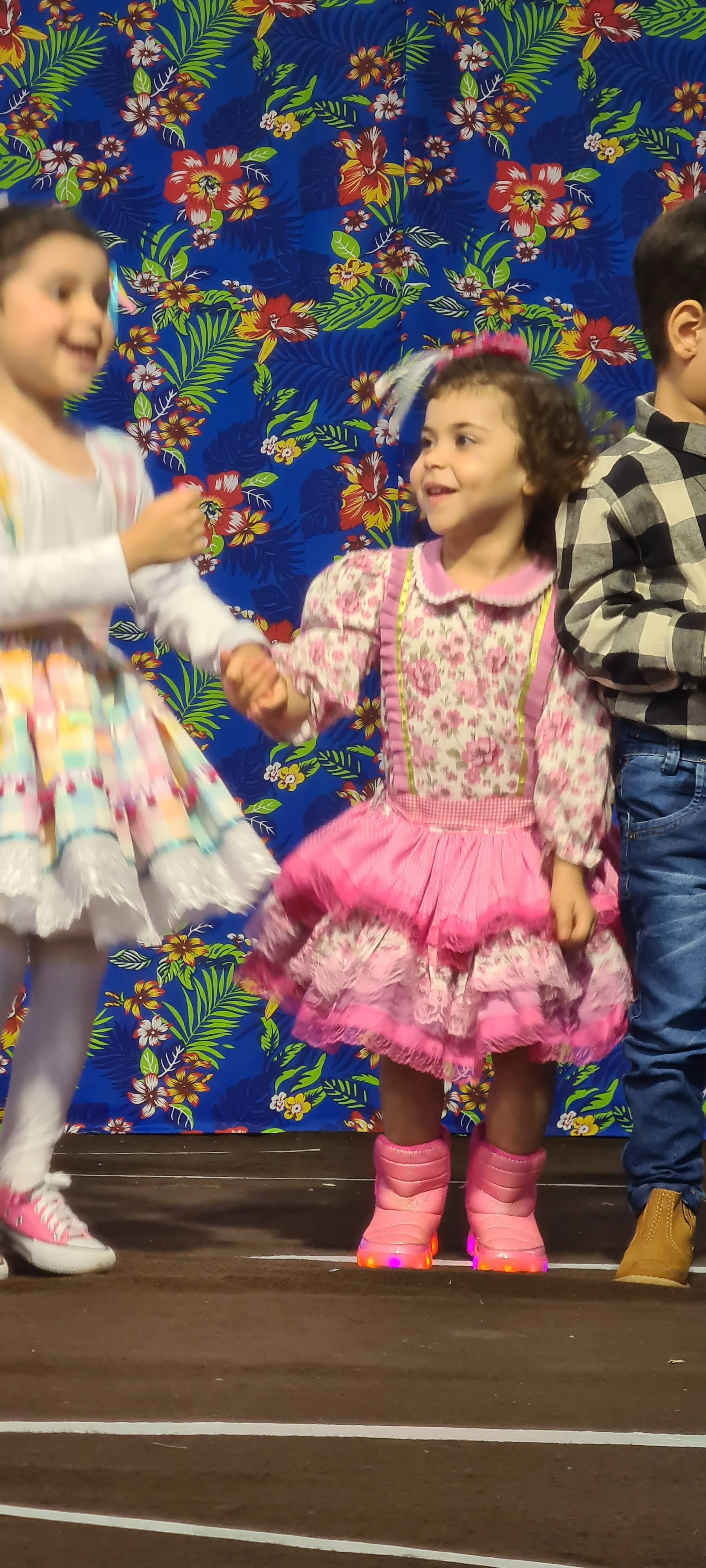 Colégio CEART celebra a tradição junina com alegria e animação. - 25º Festa Junina 2023 Colégio CEART celebra a tradição junina com alegria e animação. - 25º Festa Junina 2023