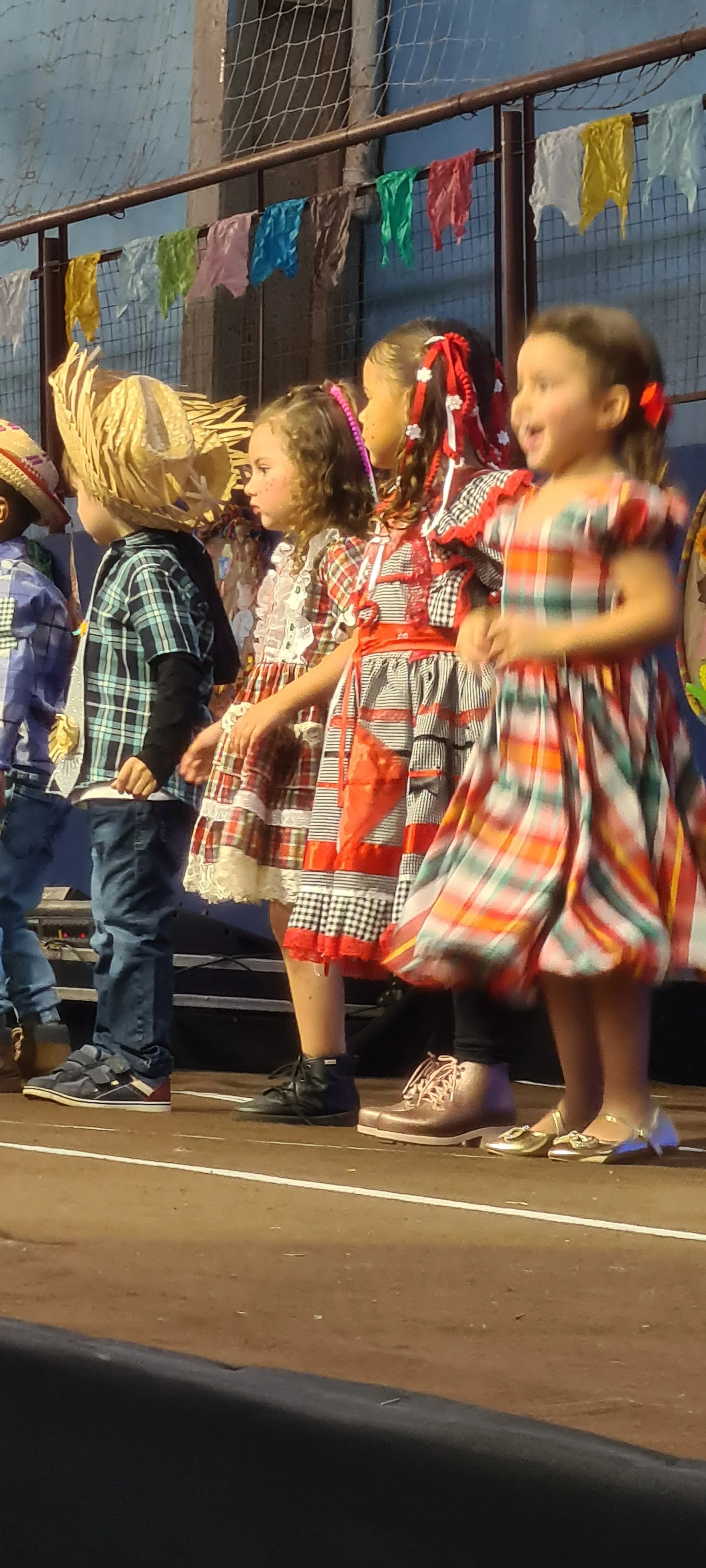 Colégio CEART celebra a tradição junina com alegria e animação. - 25º Festa Junina 2023 Colégio CEART celebra a tradição junina com alegria e animação. - 25º Festa Junina 2023