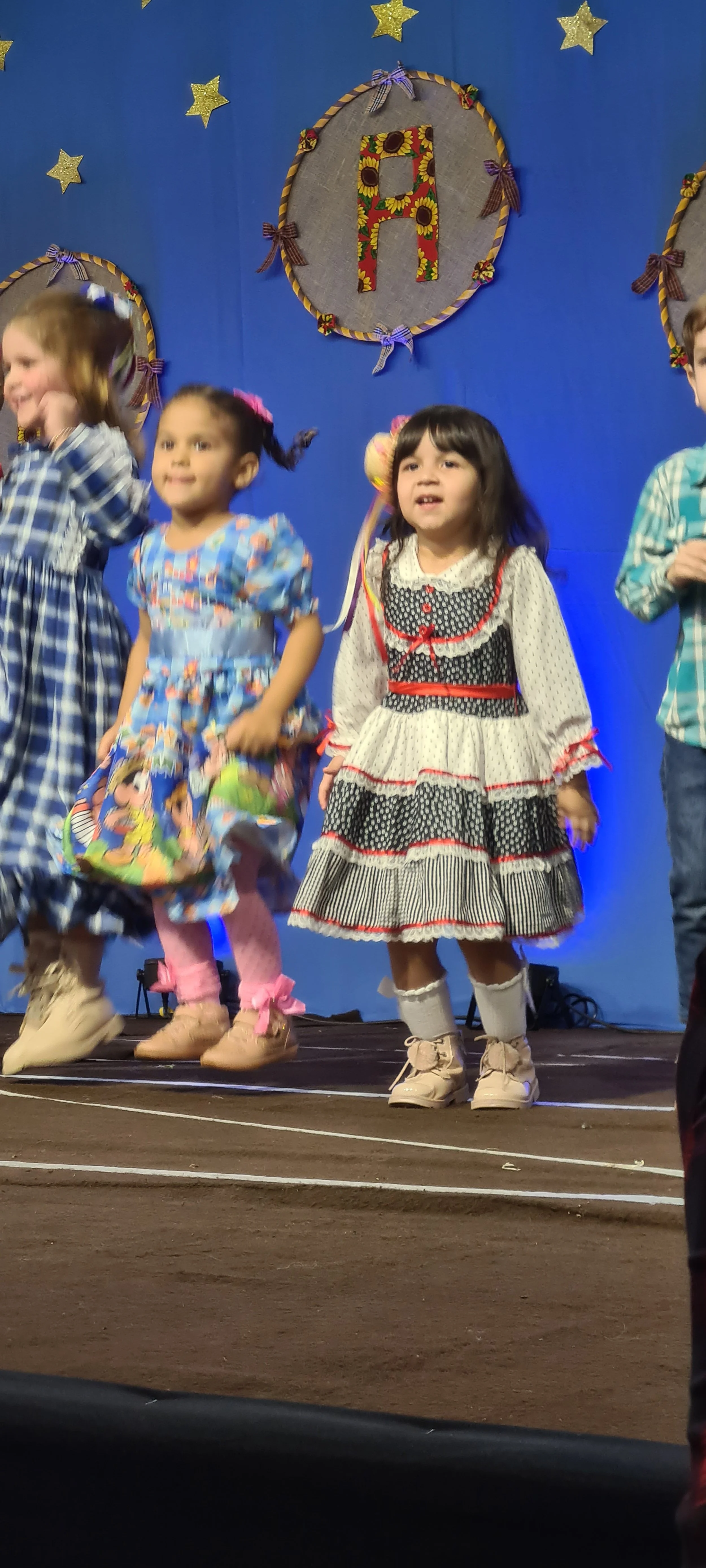 Colégio CEART celebra a tradição junina com alegria e animação. - 25º Festa Junina 2023 Colégio CEART celebra a tradição junina com alegria e animação. - 25º Festa Junina 2023